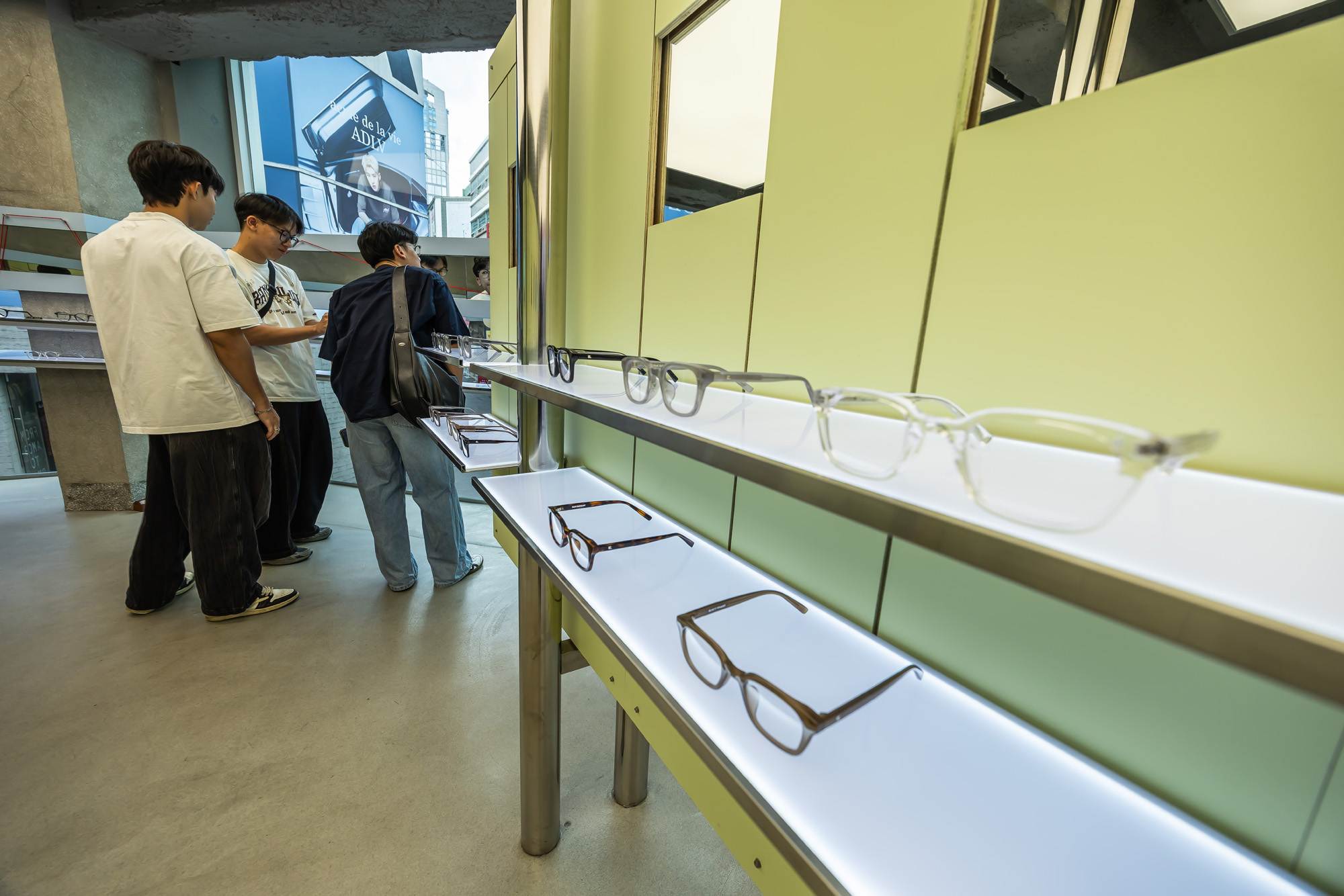 경제;기업;K아이웨어;블루엘리펀트;블루엘리펀트 명동 플래그십 스토어;안경;선글라스;스마트안경