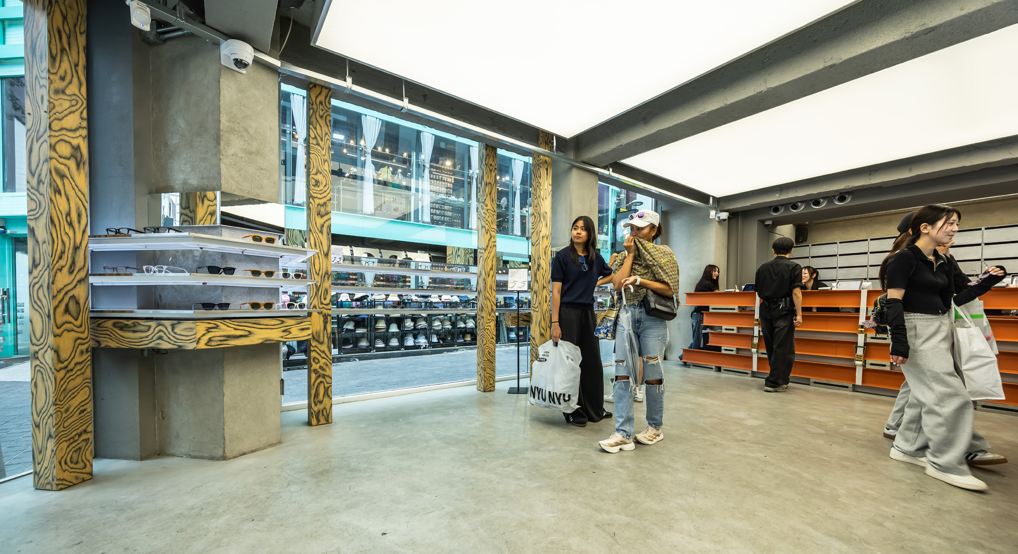 경제;기업;K아이웨어;블루엘리펀트;블루엘리펀트 명동 플래그십 스토어;안경;선글라스;스마트안경