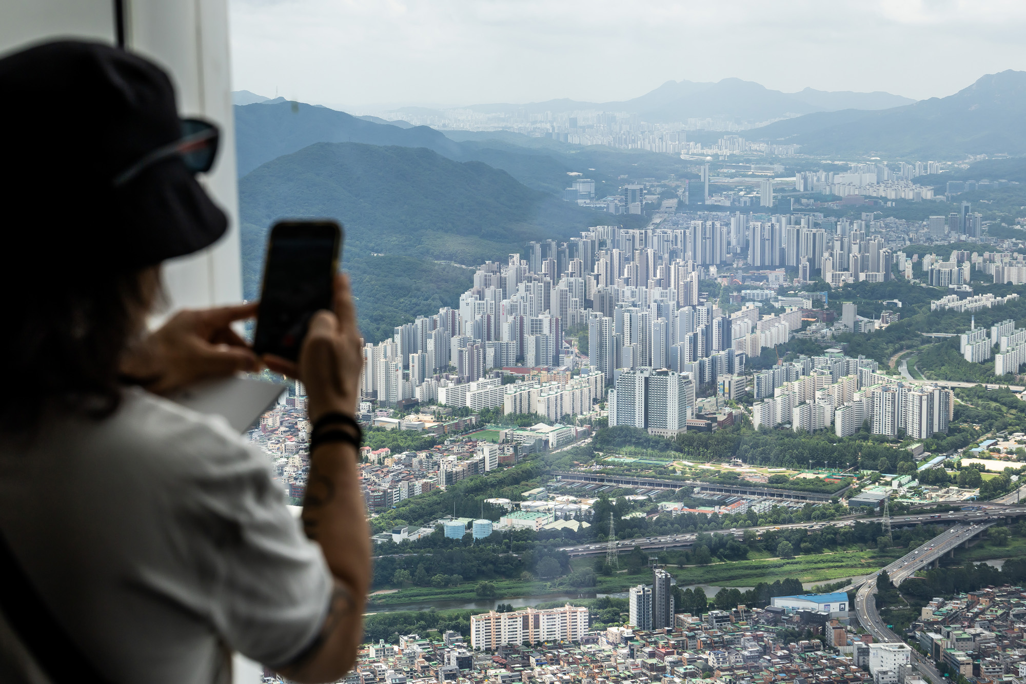 경제;부동산;서울아파트단지;대출규제;주택담보대출제한;고강도대출규제;강남권부동산시장;서울스카이;롯데월드타워 전망대