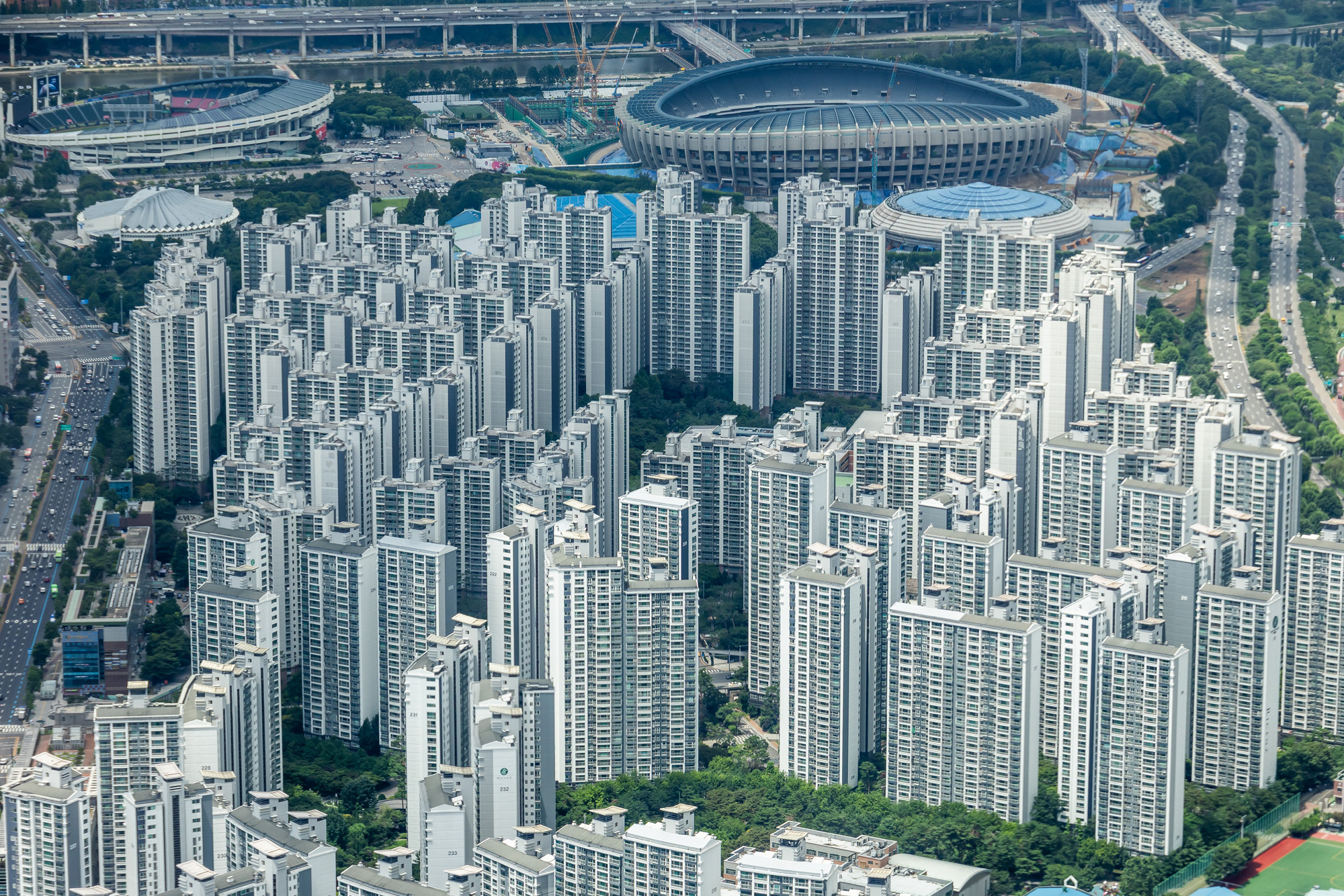 경제;부동산;서울아파트단지;대출규제;주택담보대출제한;고강도대출규제;강남권부동산시장;서울스카이;롯데월드타워 전망대