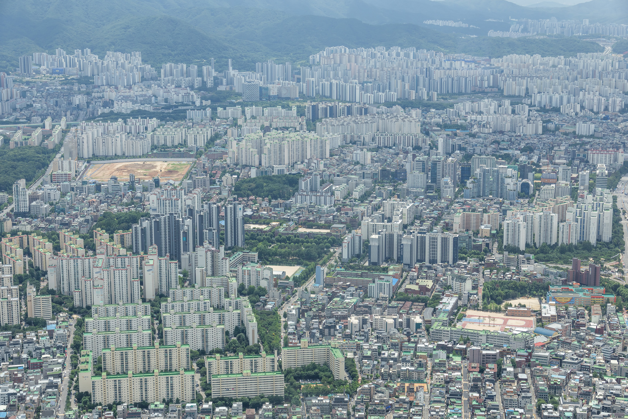 경제;부동산;서울아파트단지;대출규제;주택담보대출제한;고강도대출규제;강남권부동산시장;서울스카이;롯데월드타워 전망대