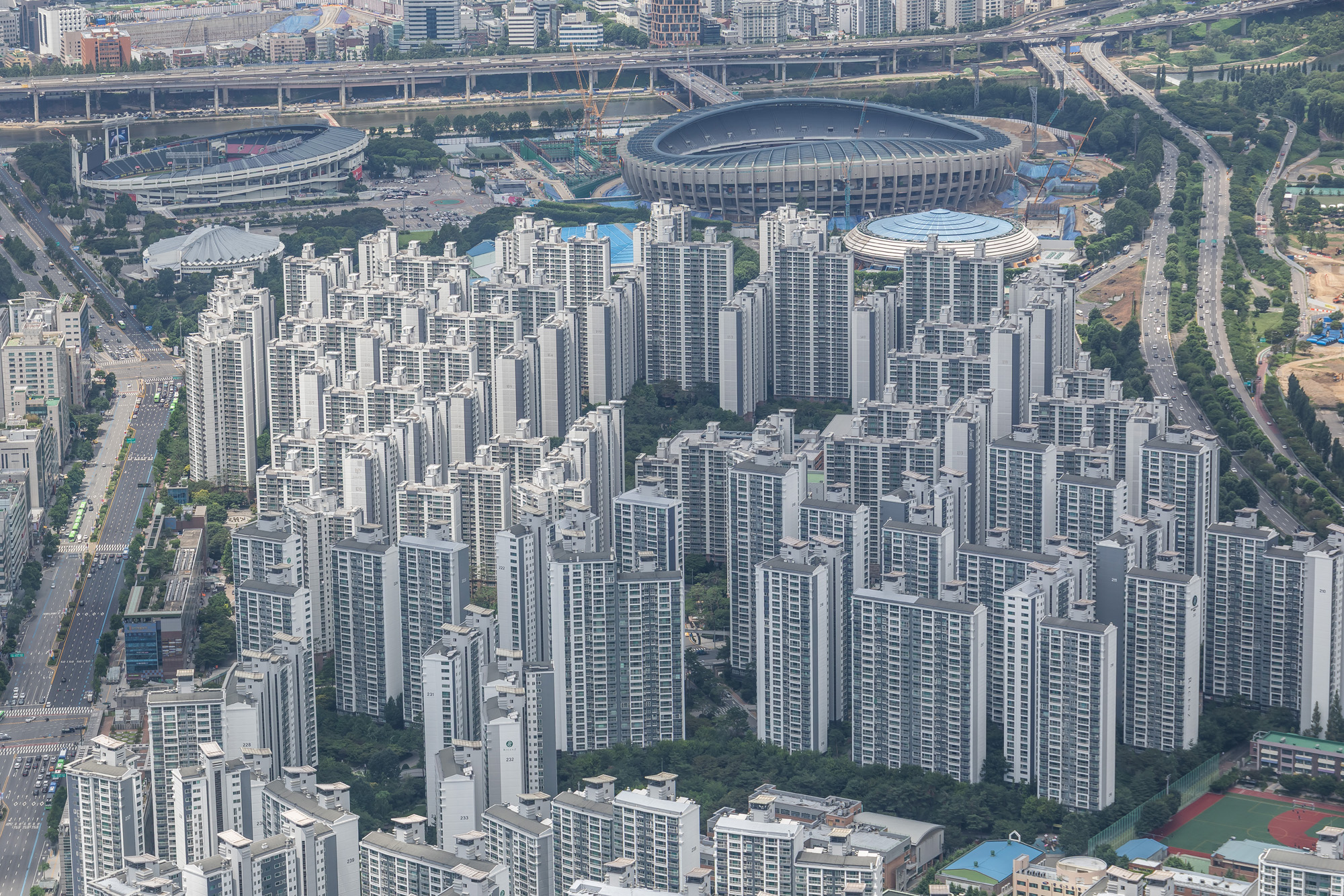 경제;부동산;서울아파트단지;대출규제;주택담보대출제한;고강도대출규제;강남권부동산시장;서울스카이;롯데월드타워 전망대