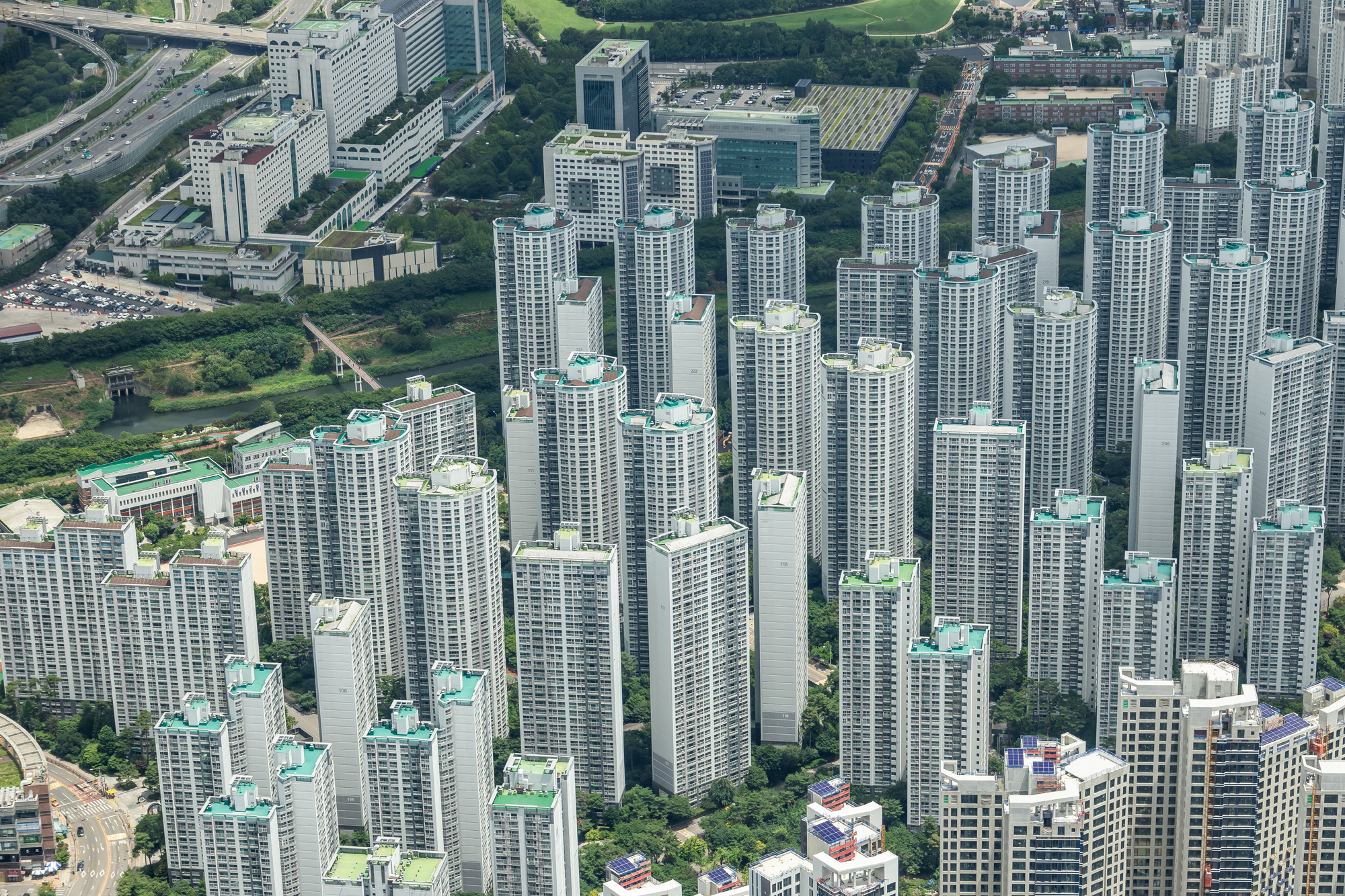 경제;부동산;서울아파트단지;대출규제;주택담보대출제한;고강도대출규제;강남권부동산시장;서울스카이;롯데월드타워 전망대