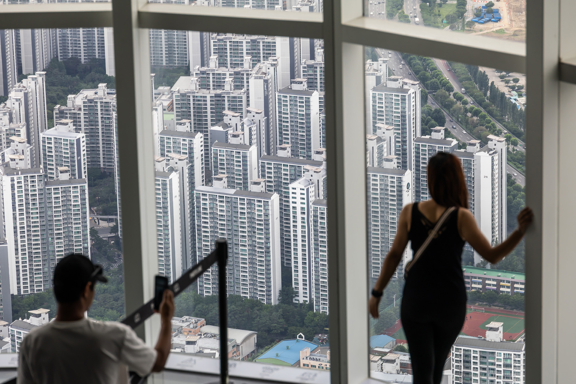 경제;부동산;서울아파트단지;대출규제;주택담보대출제한;고강도대출규제;강남권부동산시장;서울스카이;롯데월드타워 전망대