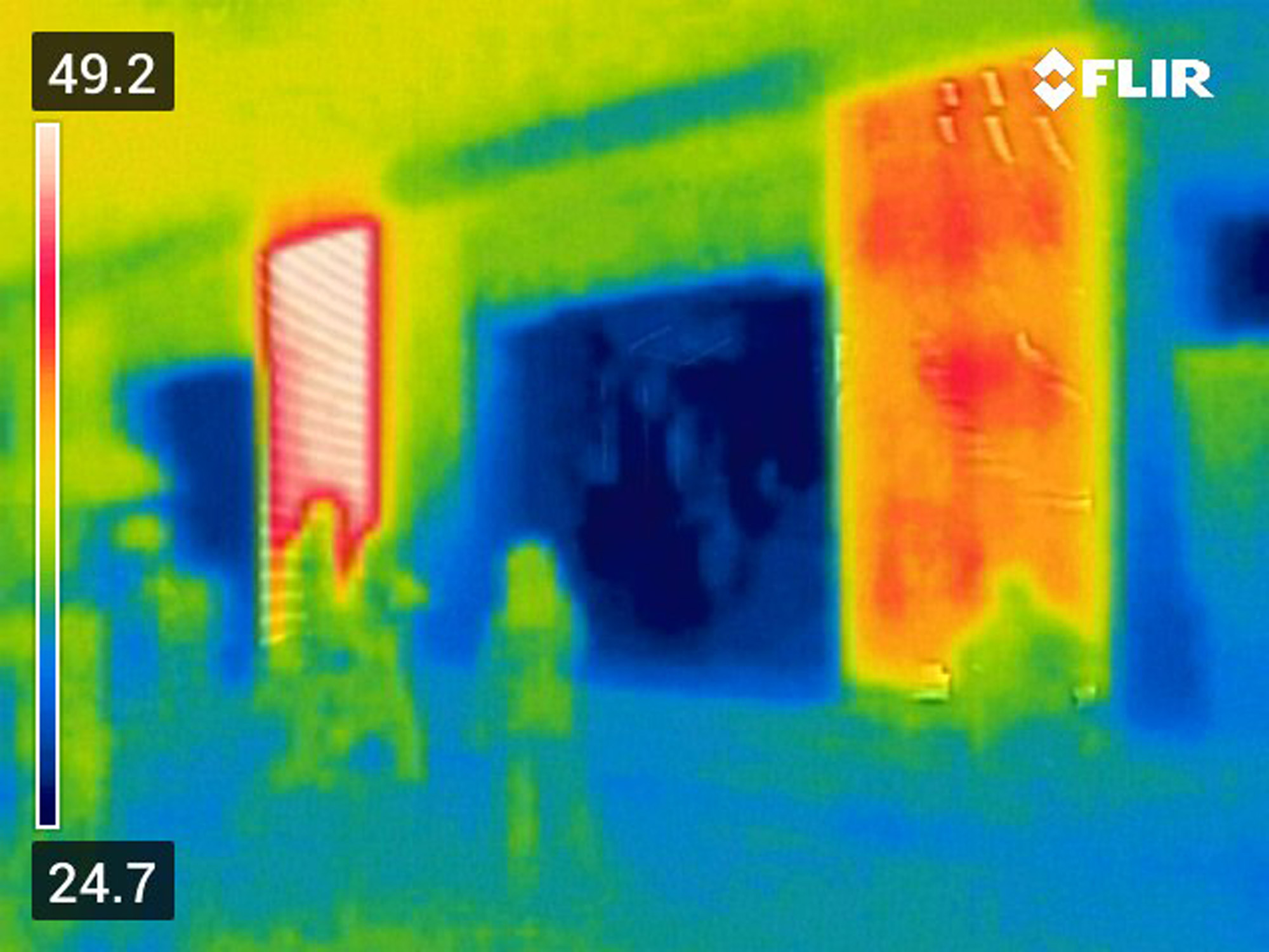 사회;날씨;여름스케치;폭염스케치;폭염경보;개문냉방영업;개문영업;명동상가개문냉방;열화상카메라스케치