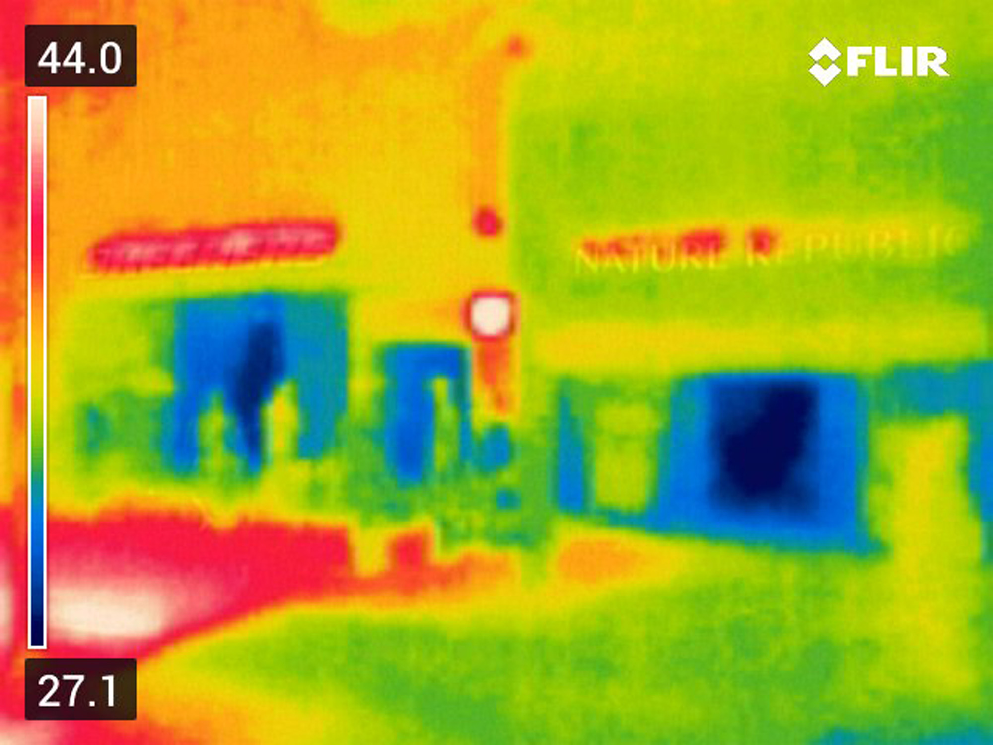 사회;날씨;여름스케치;폭염스케치;폭염경보;개문냉방영업;개문영업;명동상가개문냉방;열화상카메라스케치