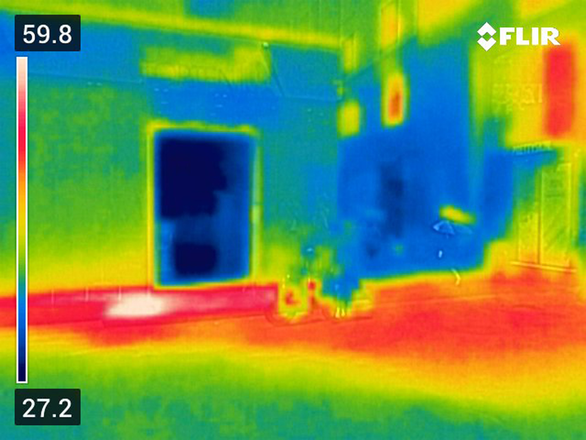 사회;날씨;여름스케치;폭염스케치;폭염경보;개문냉방영업;개문영업;명동상가개문냉방;열화상카메라스케치