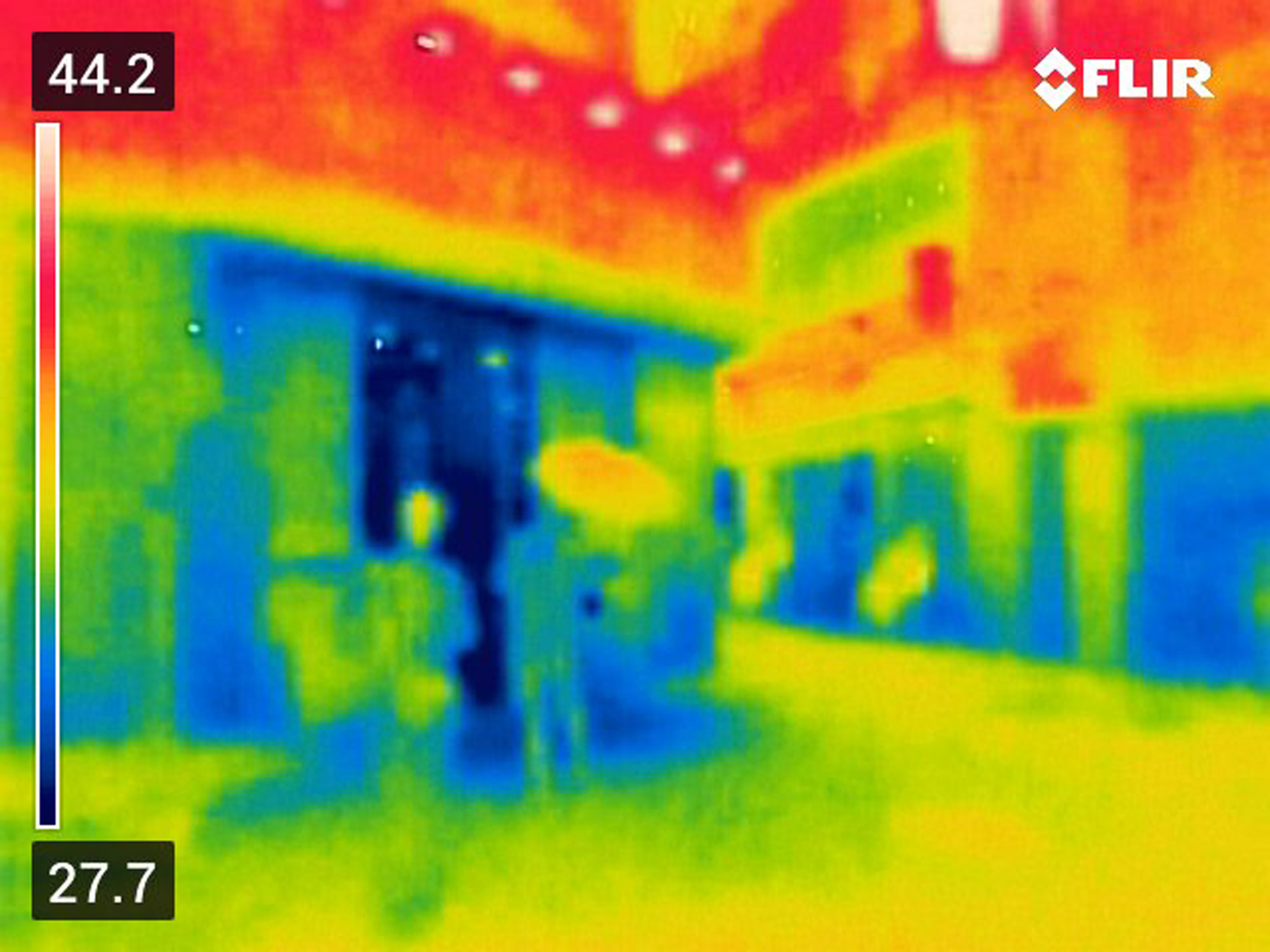 사회;날씨;여름스케치;폭염스케치;폭염경보;개문냉방영업;개문영업;명동상가개문냉방;열화상카메라스케치