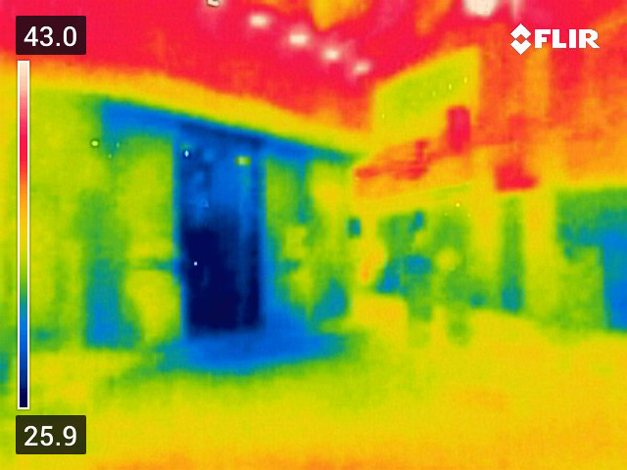 사회;날씨;여름스케치;폭염스케치;폭염경보;개문냉방영업;개문영업;명동상가개문냉방;열화상카메라스케치