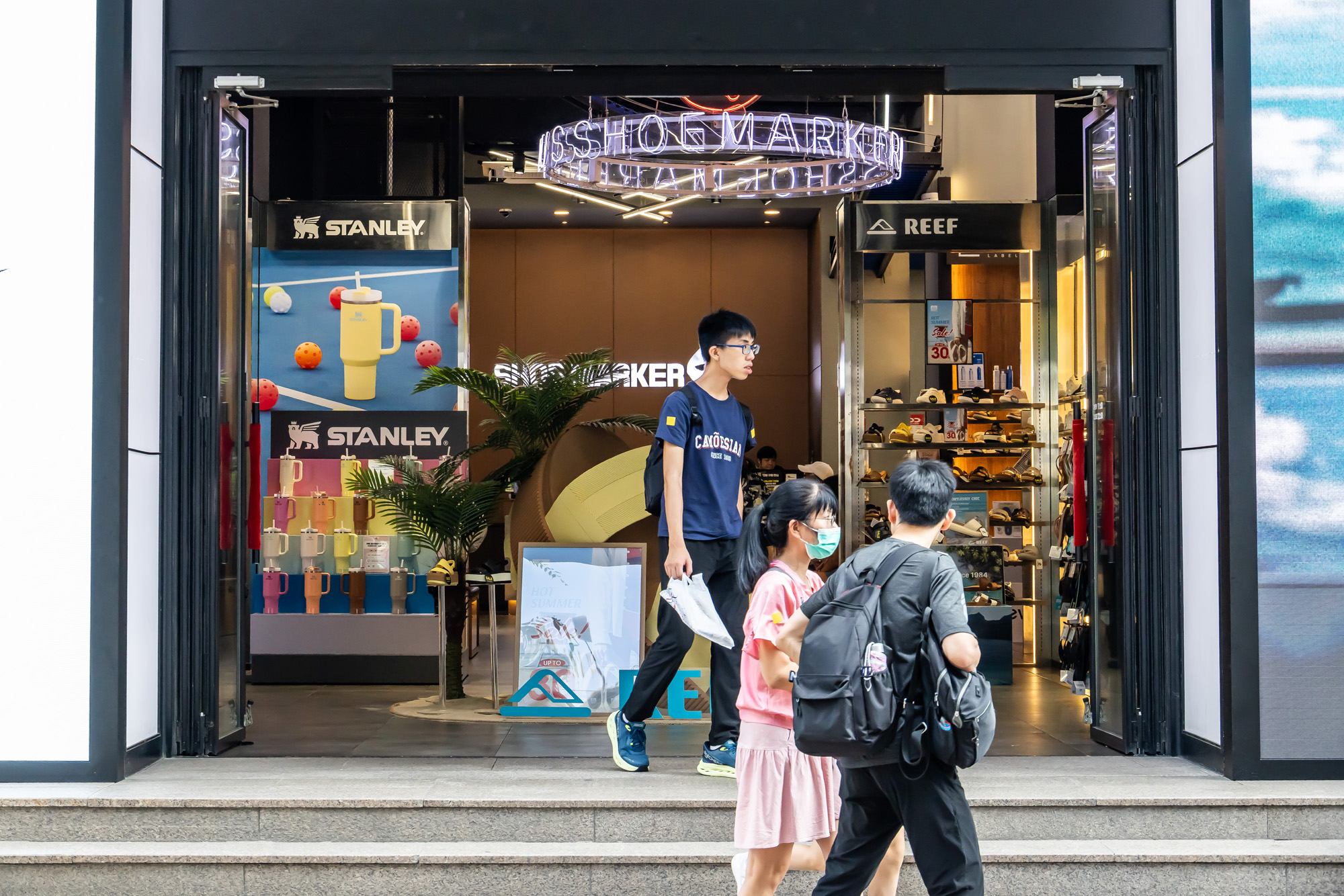 사회;날씨;여름스케치;폭염스케치;폭염경보;개문냉방영업;개문영업;명동상가개문냉방;열화상카메라스케치