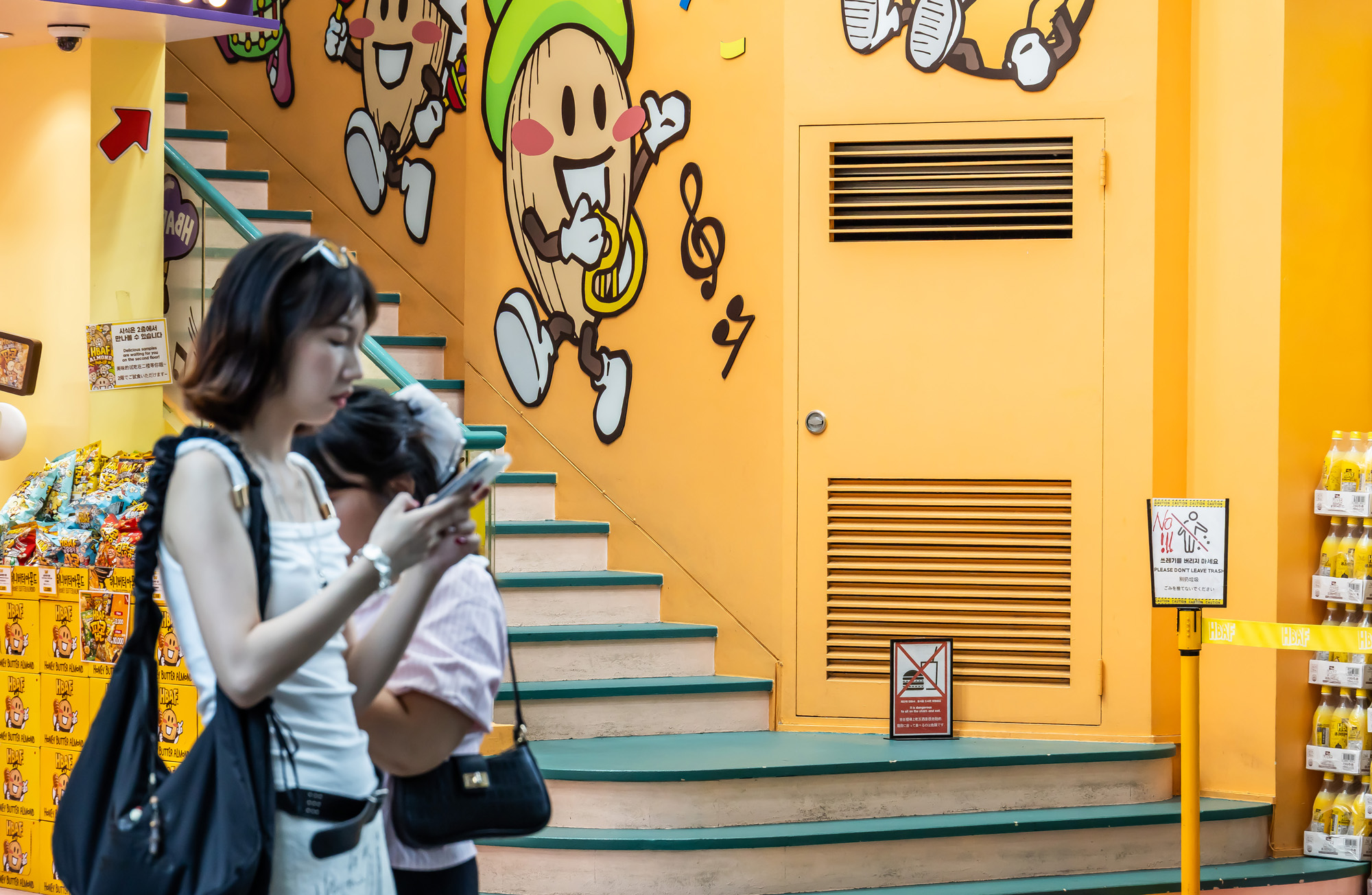 사회;날씨;여름스케치;폭염스케치;폭염경보;개문냉방영업;개문영업;명동상가개문냉방;열화상카메라스케치