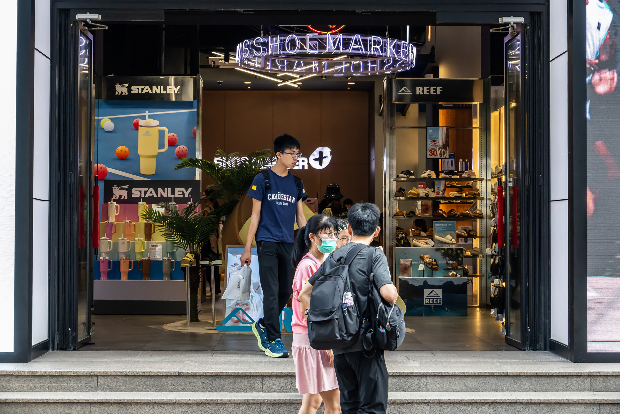 사회;날씨;여름스케치;폭염스케치;폭염경보;개문냉방영업;개문영업;명동상가개문냉방;열화상카메라스케치