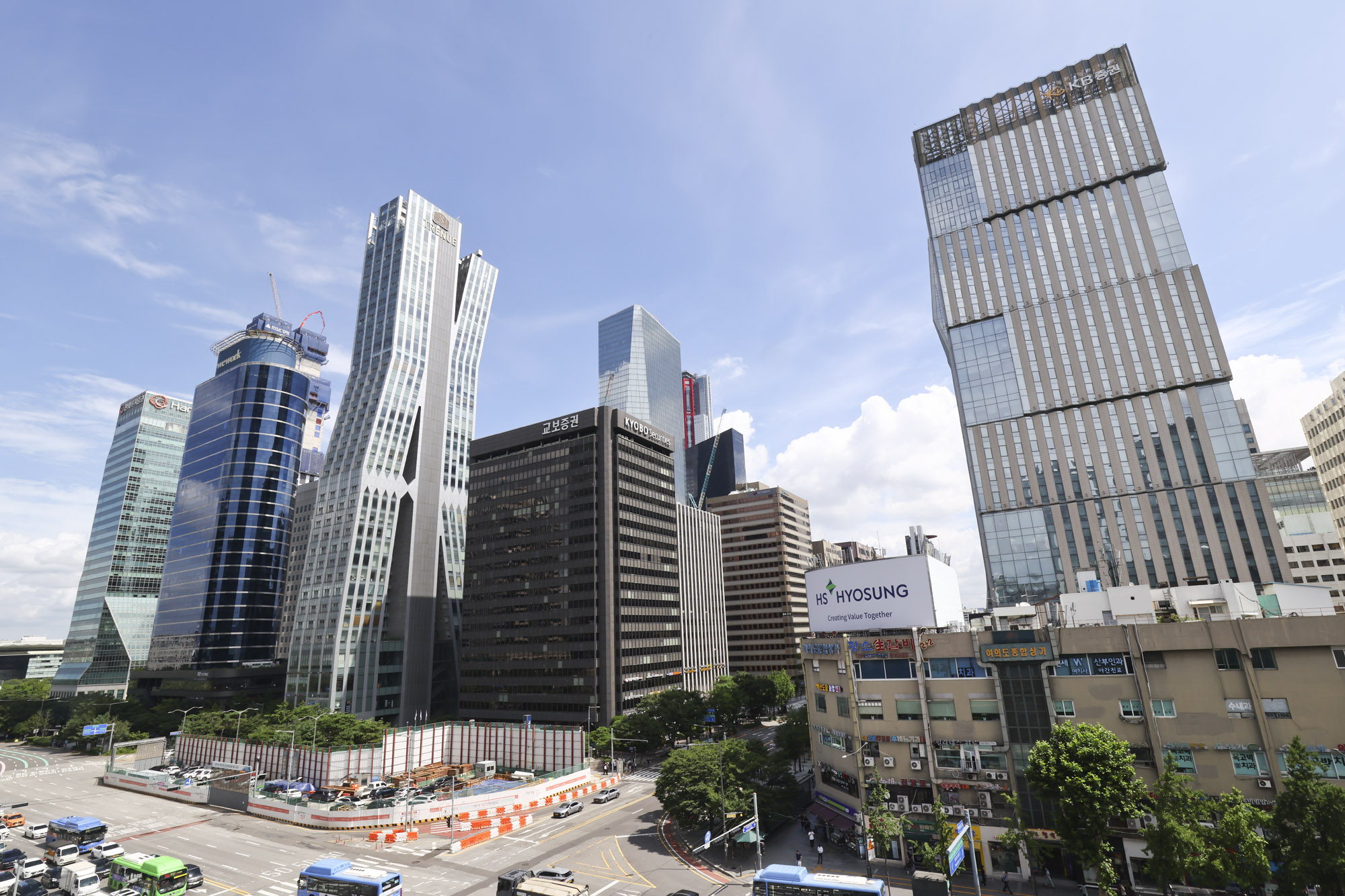 여의도증권가;여의도환승센터;여의도;증권;은행가;여의도직장인