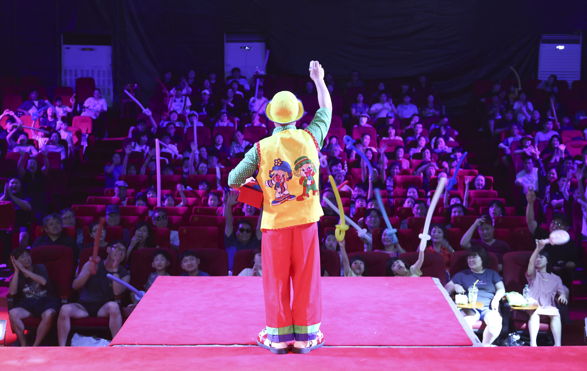 동춘서커스;서커스;광대;무대;공연