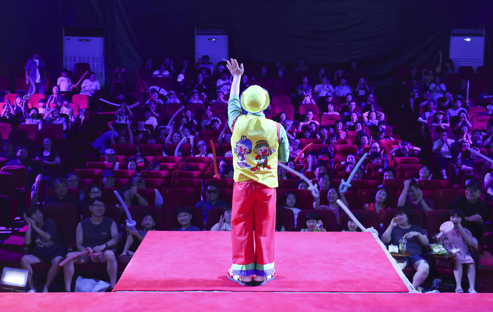 동춘서커스;서커스;광대;무대;공연