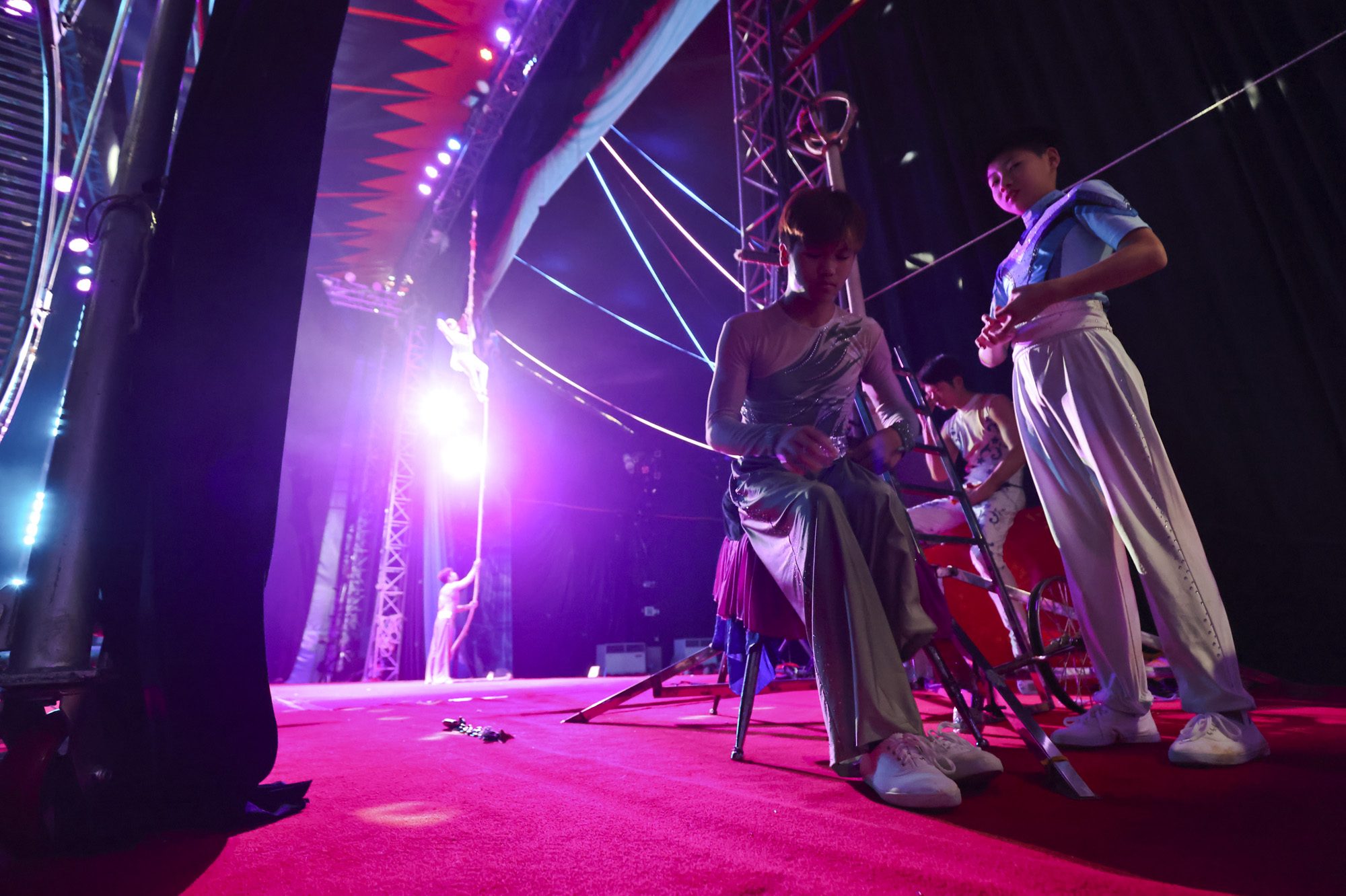 동춘서커스;서커스;광대;무대;공연