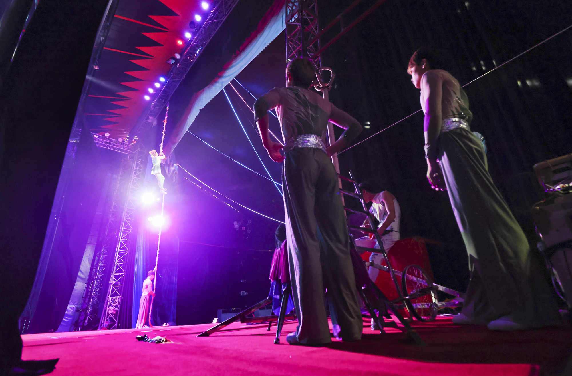 동춘서커스;서커스;광대;무대;공연