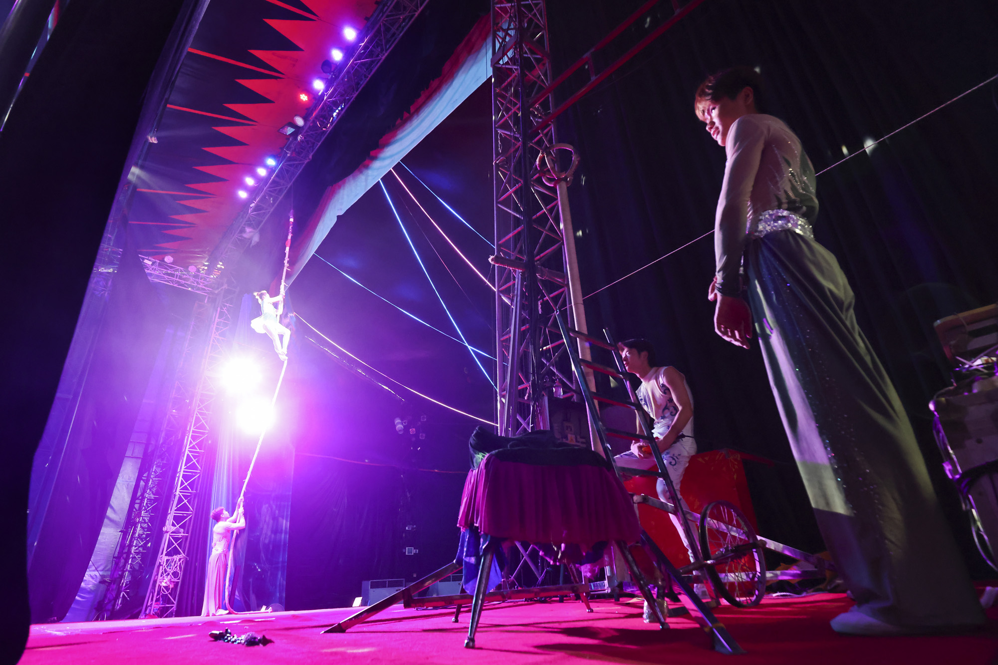 동춘서커스;서커스;광대;무대;공연