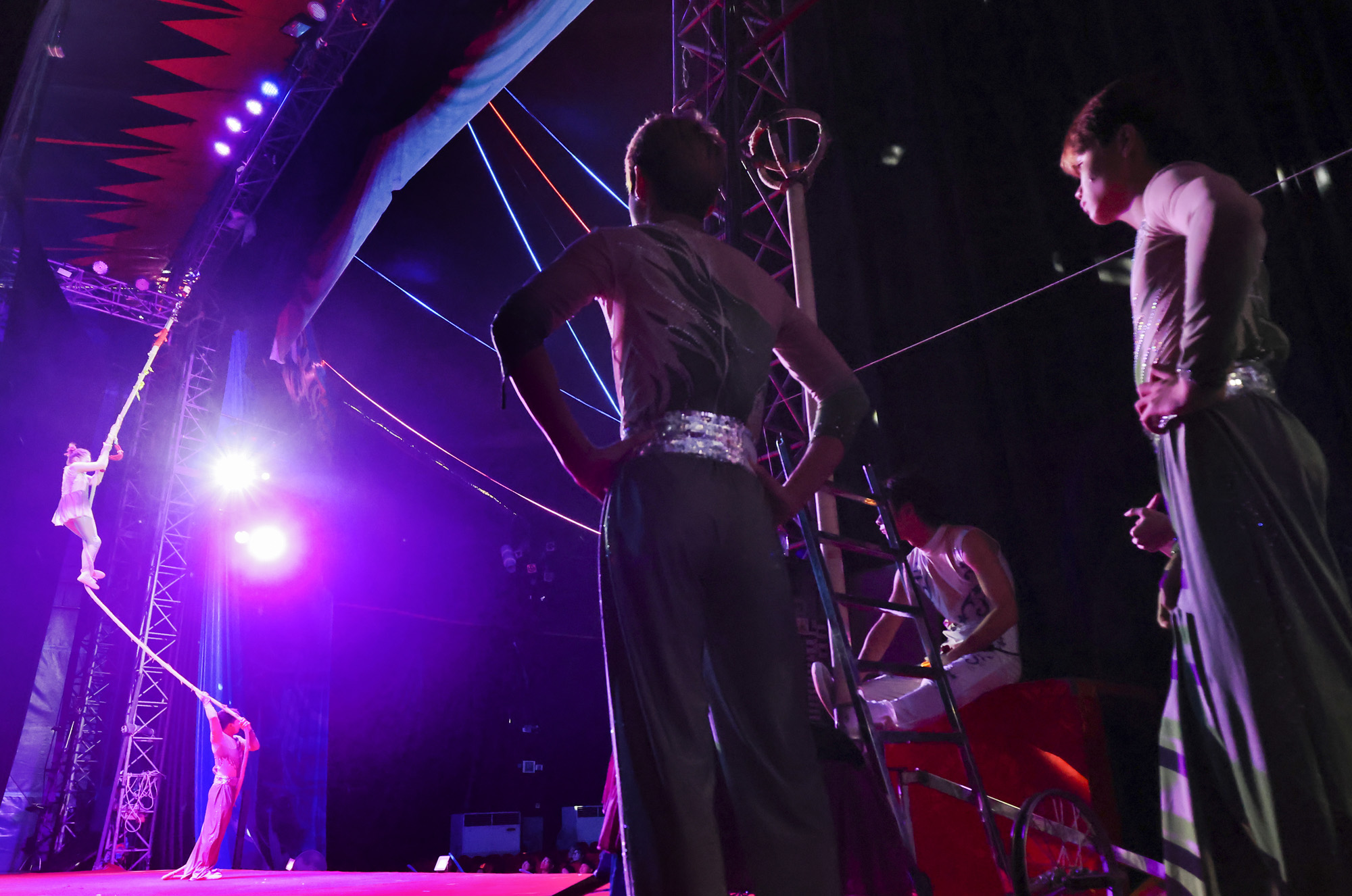 동춘서커스;서커스;광대;무대;공연