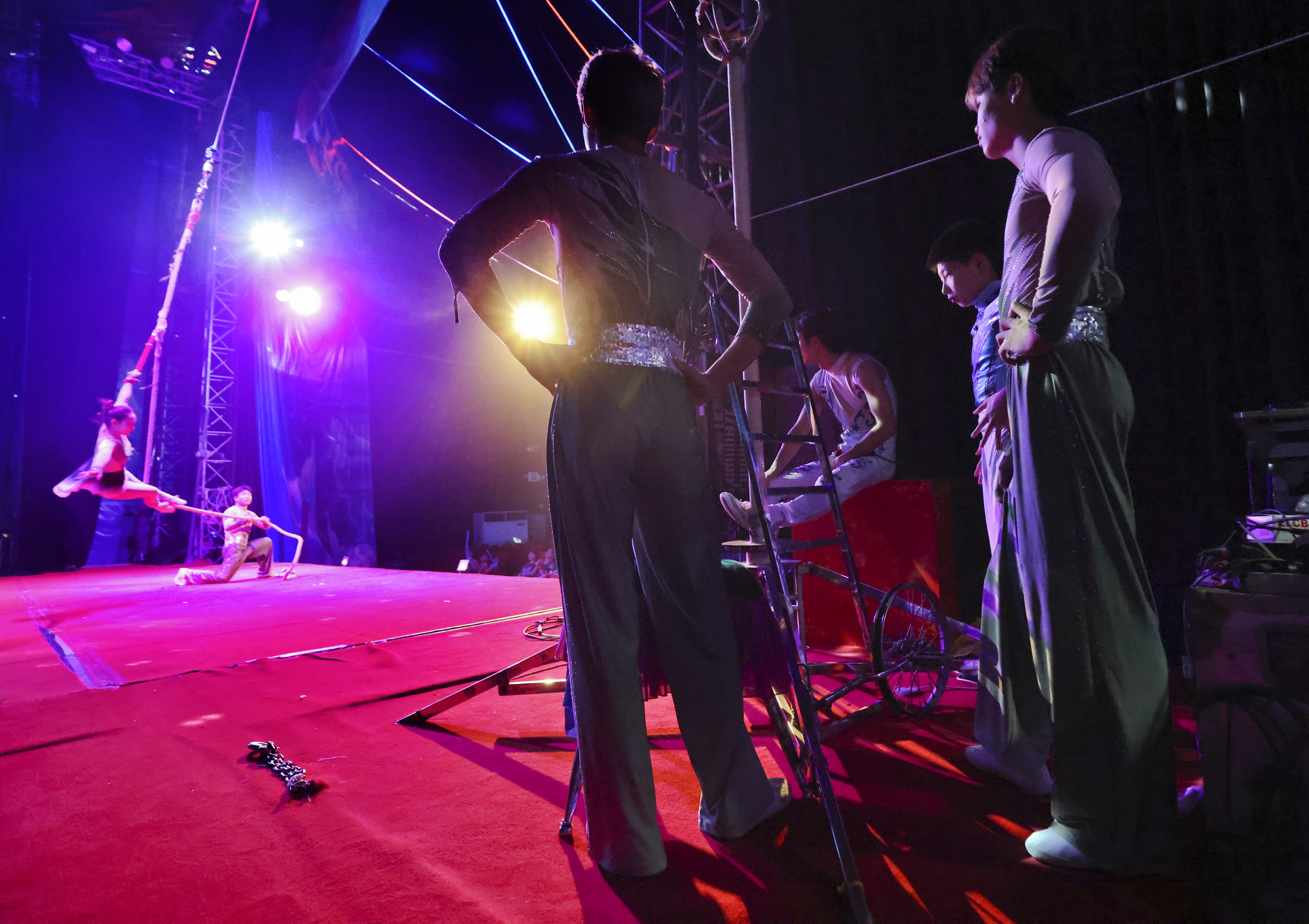 동춘서커스;서커스;광대;무대;공연