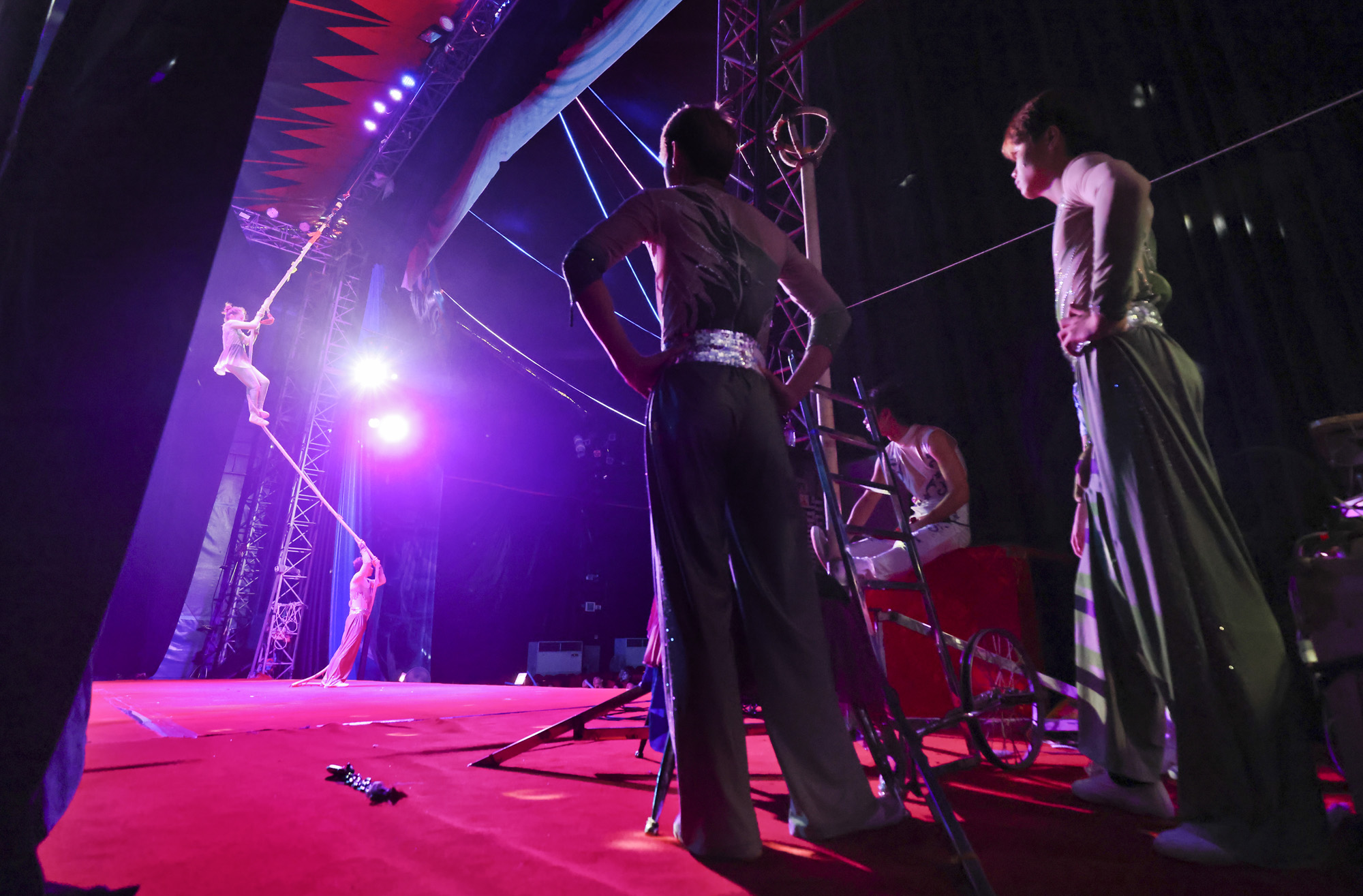 동춘서커스;서커스;광대;무대;공연