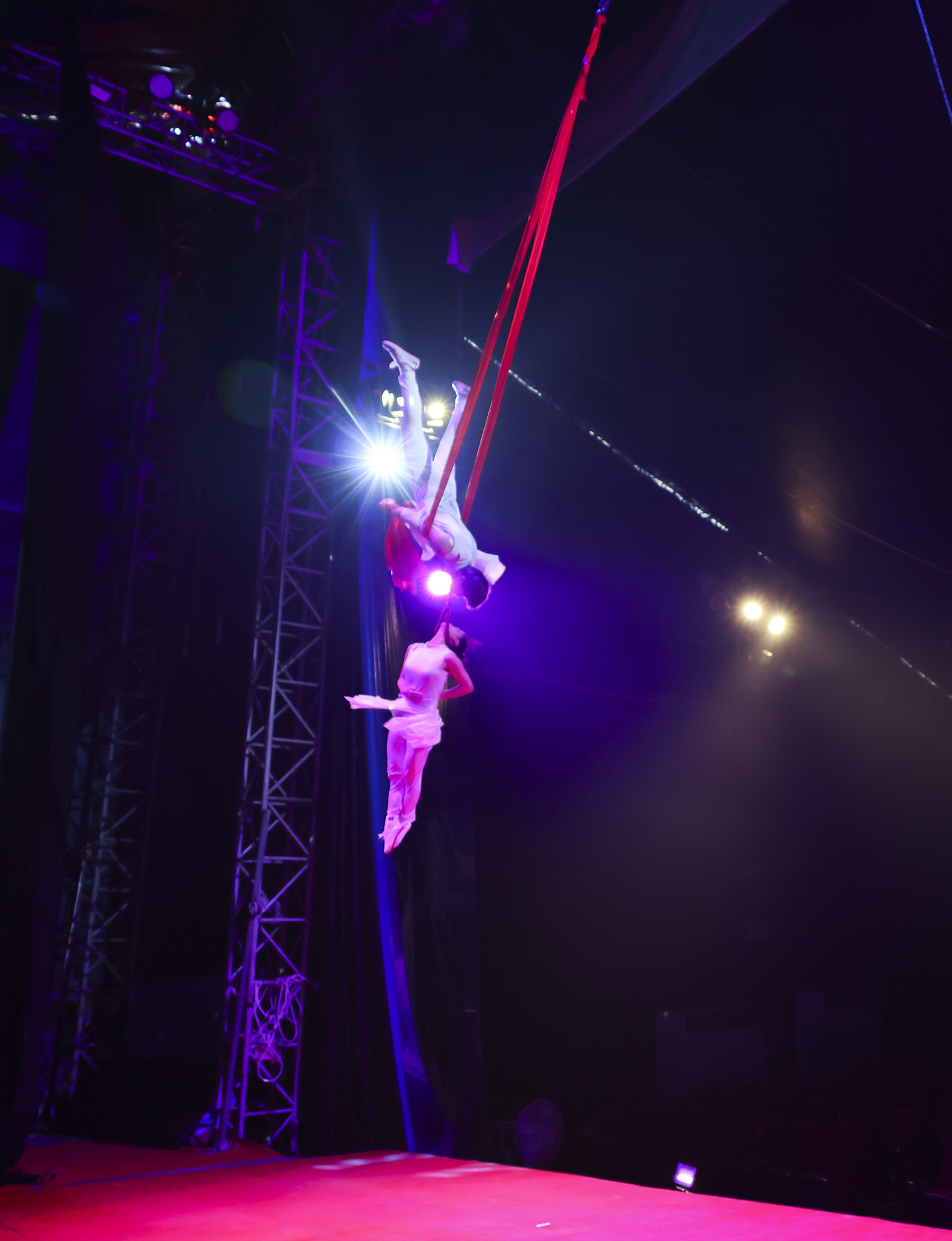 동춘서커스;서커스;광대;무대;공연