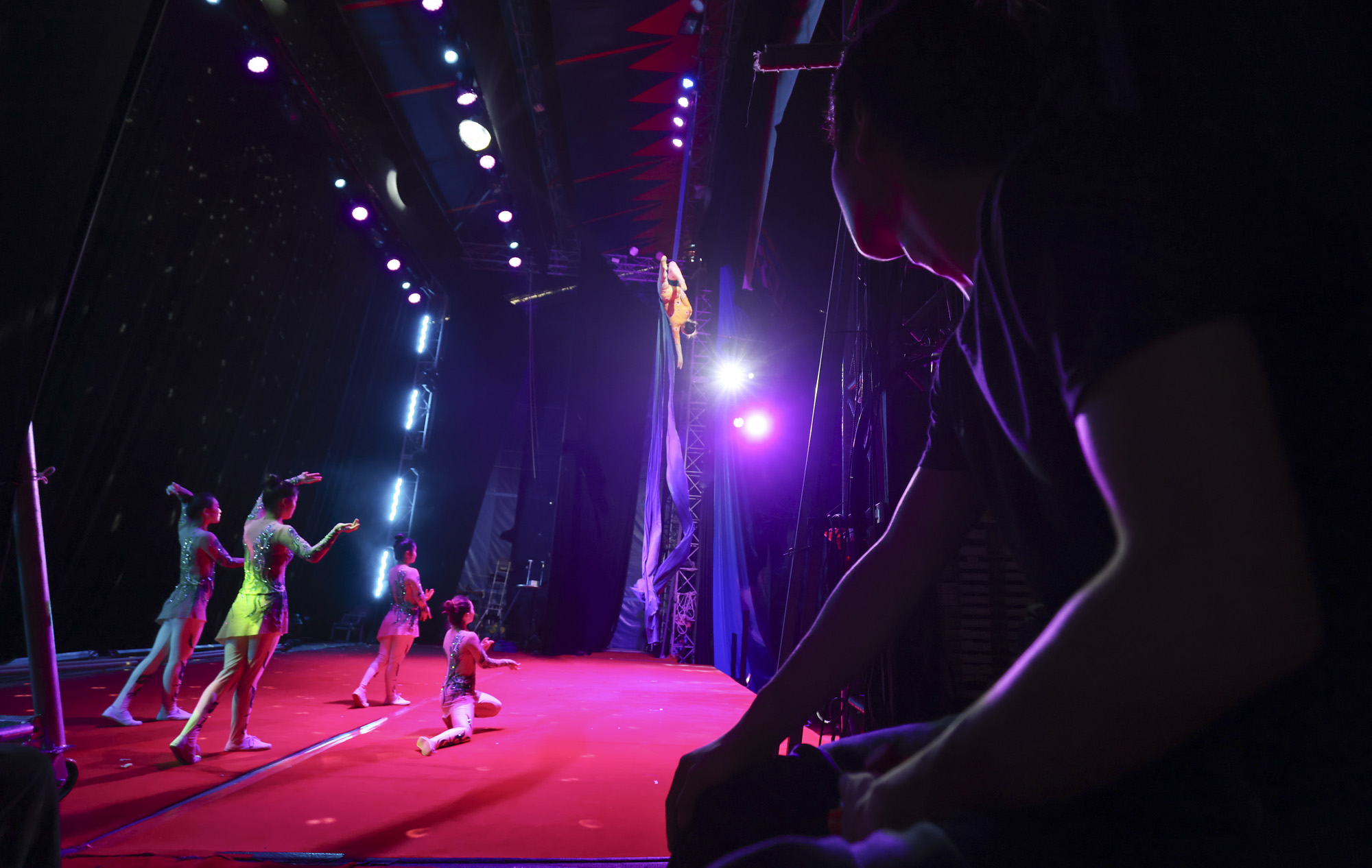 동춘서커스;서커스;광대;무대;공연