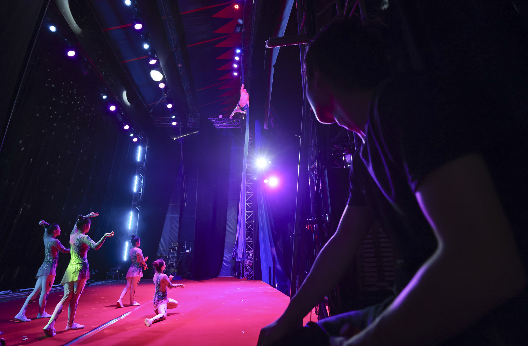 동춘서커스;서커스;광대;무대;공연