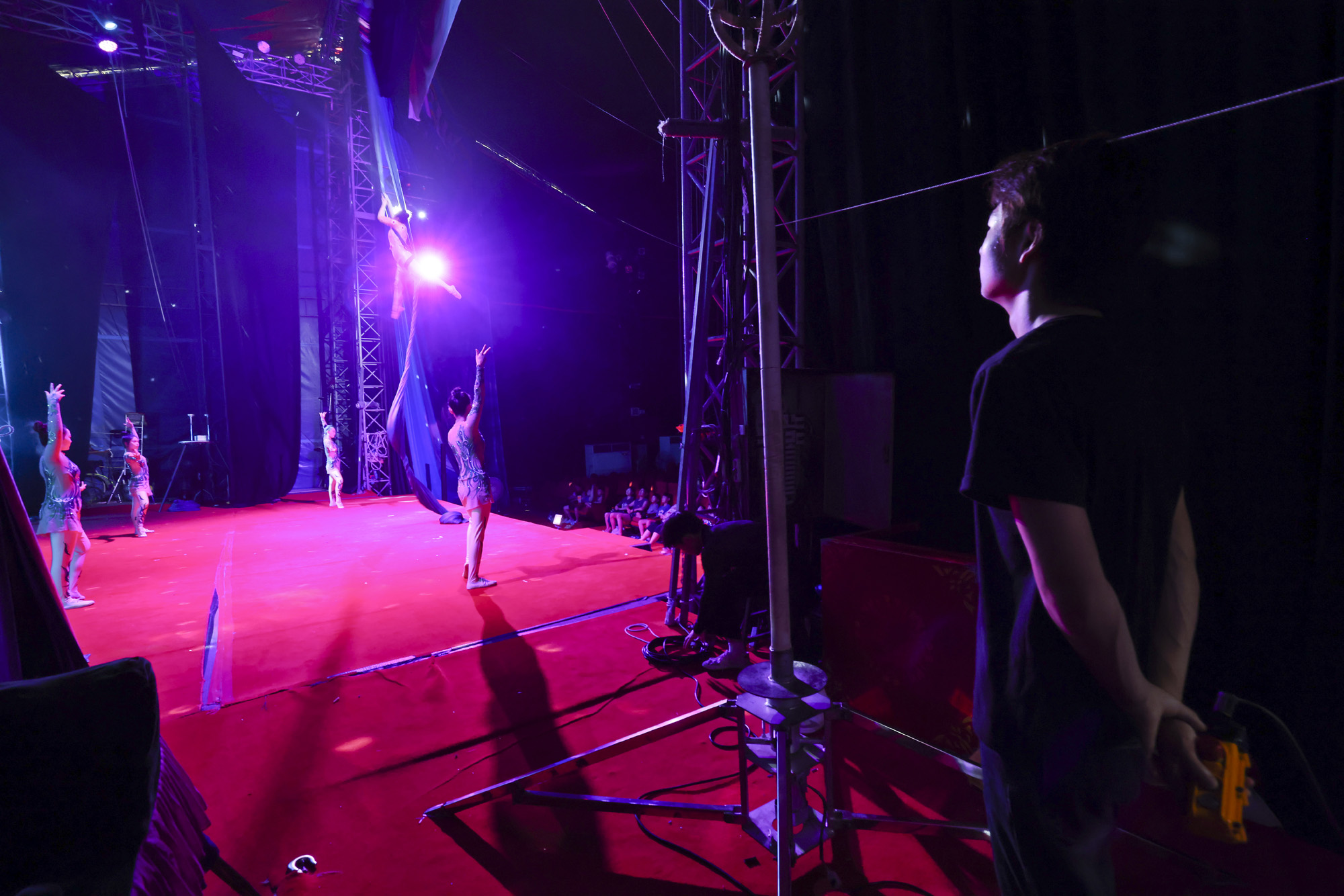 동춘서커스;서커스;광대;무대;공연