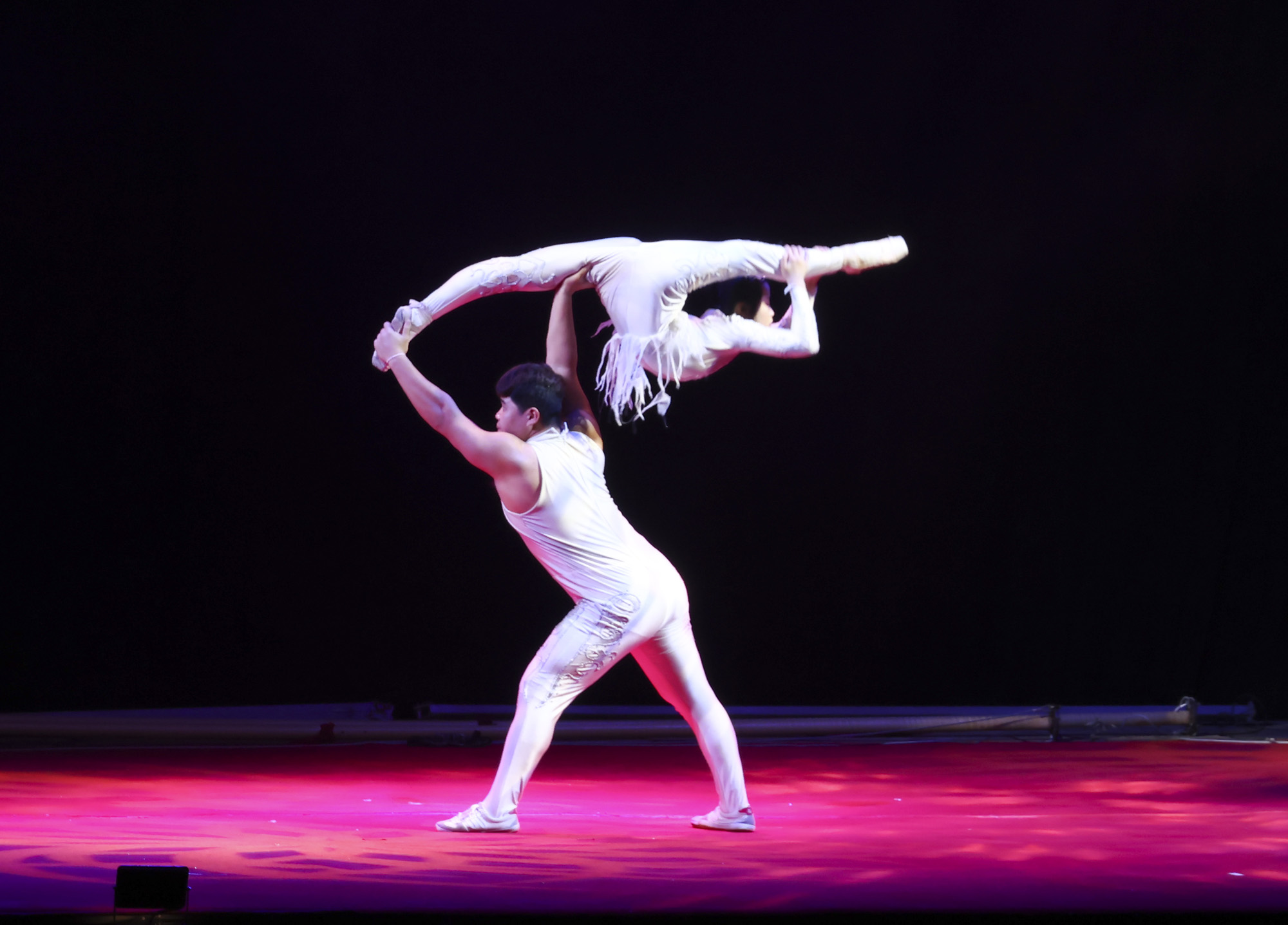 동춘서커스;서커스;광대;무대;공연