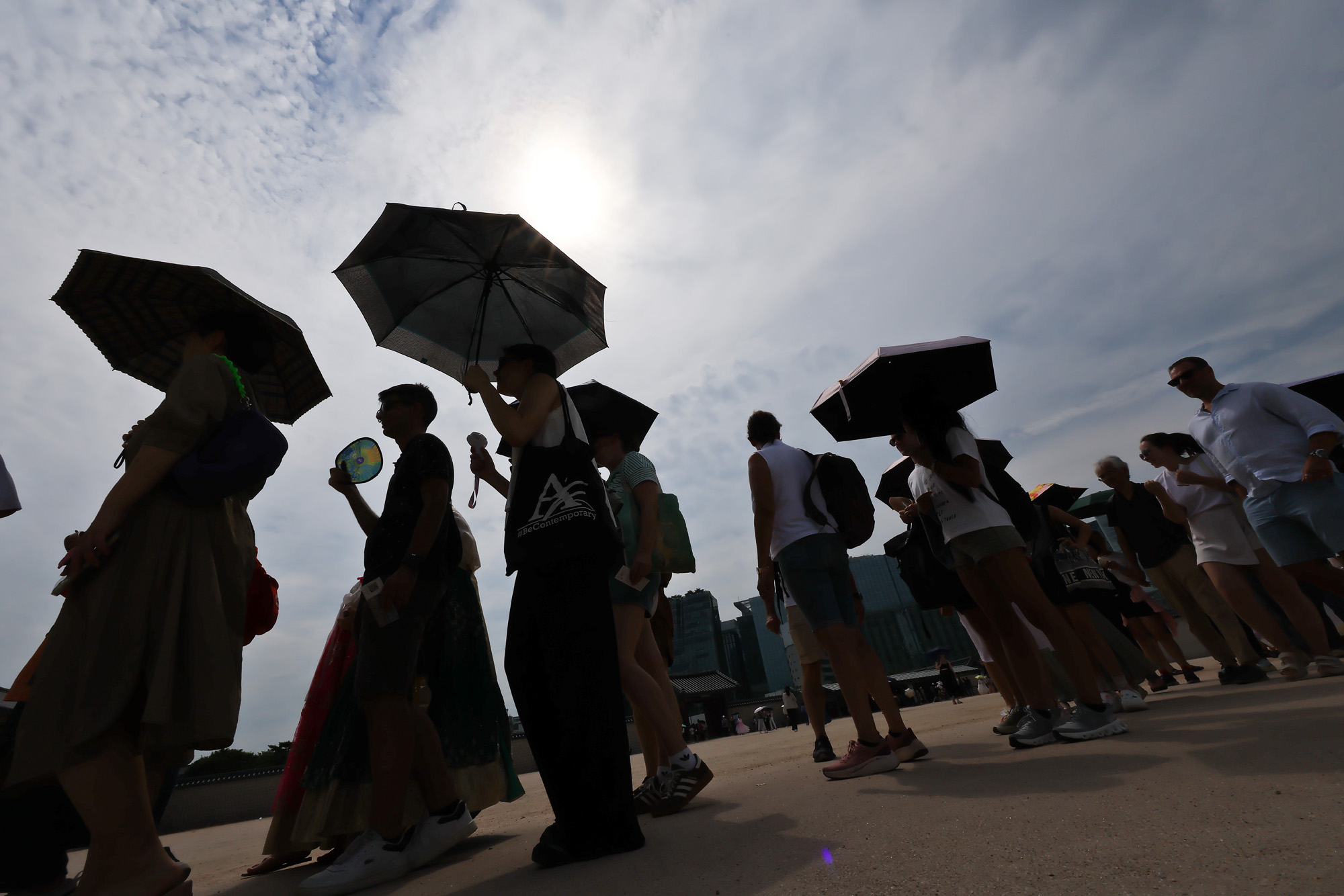 양산 폭염 경복궁