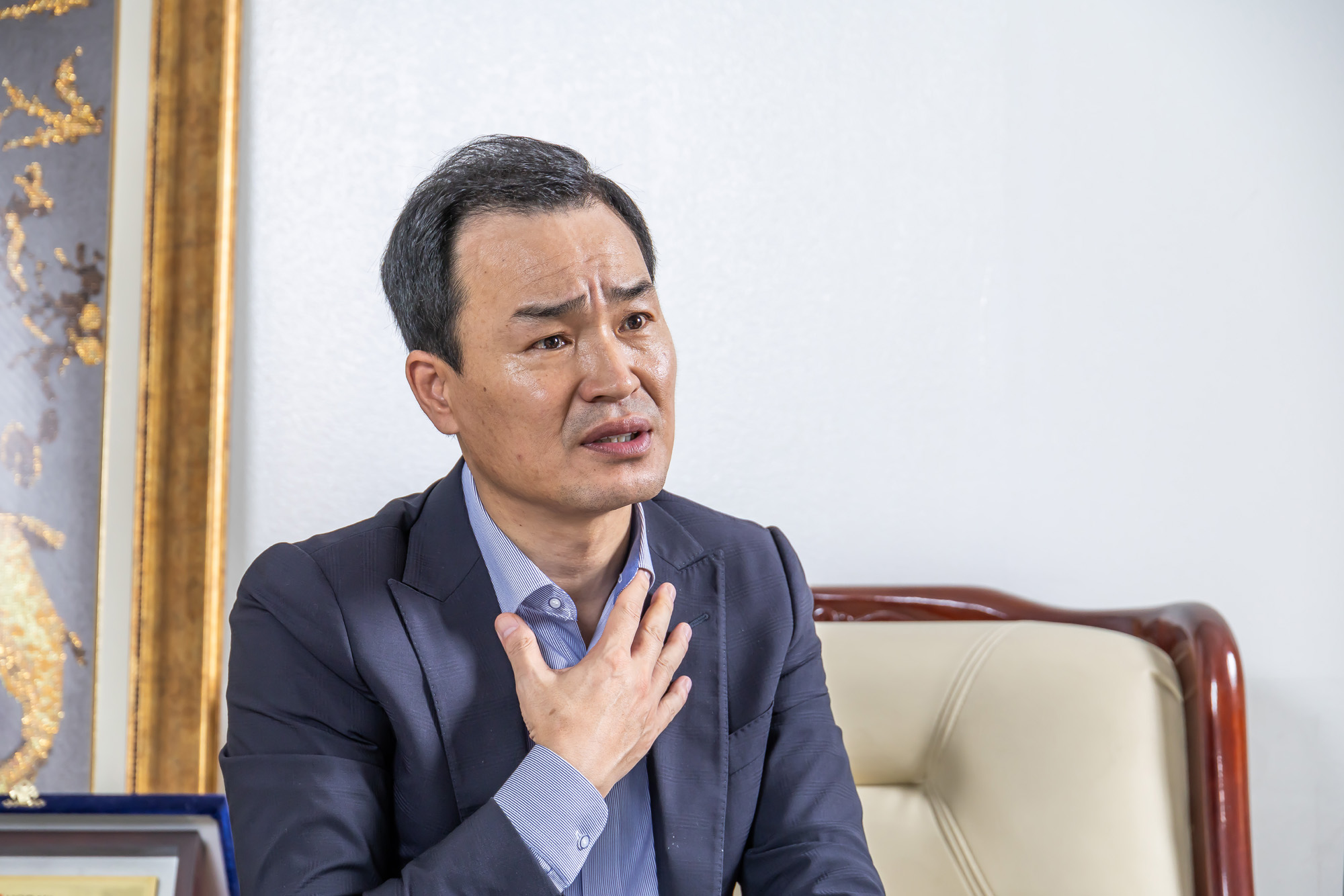 경제;기업;하청;협력업체;LX하우시스;유리제조업;현글라스;건축자재;lg하우시스협력사;창호생산업체;김현수대표