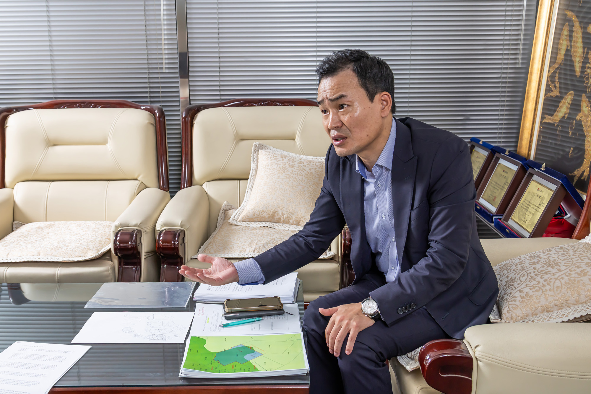 경제;기업;하청;협력업체;LX하우시스;유리제조업;현글라스;건축자재;lg하우시스협력사;창호생산업체;김현수대표