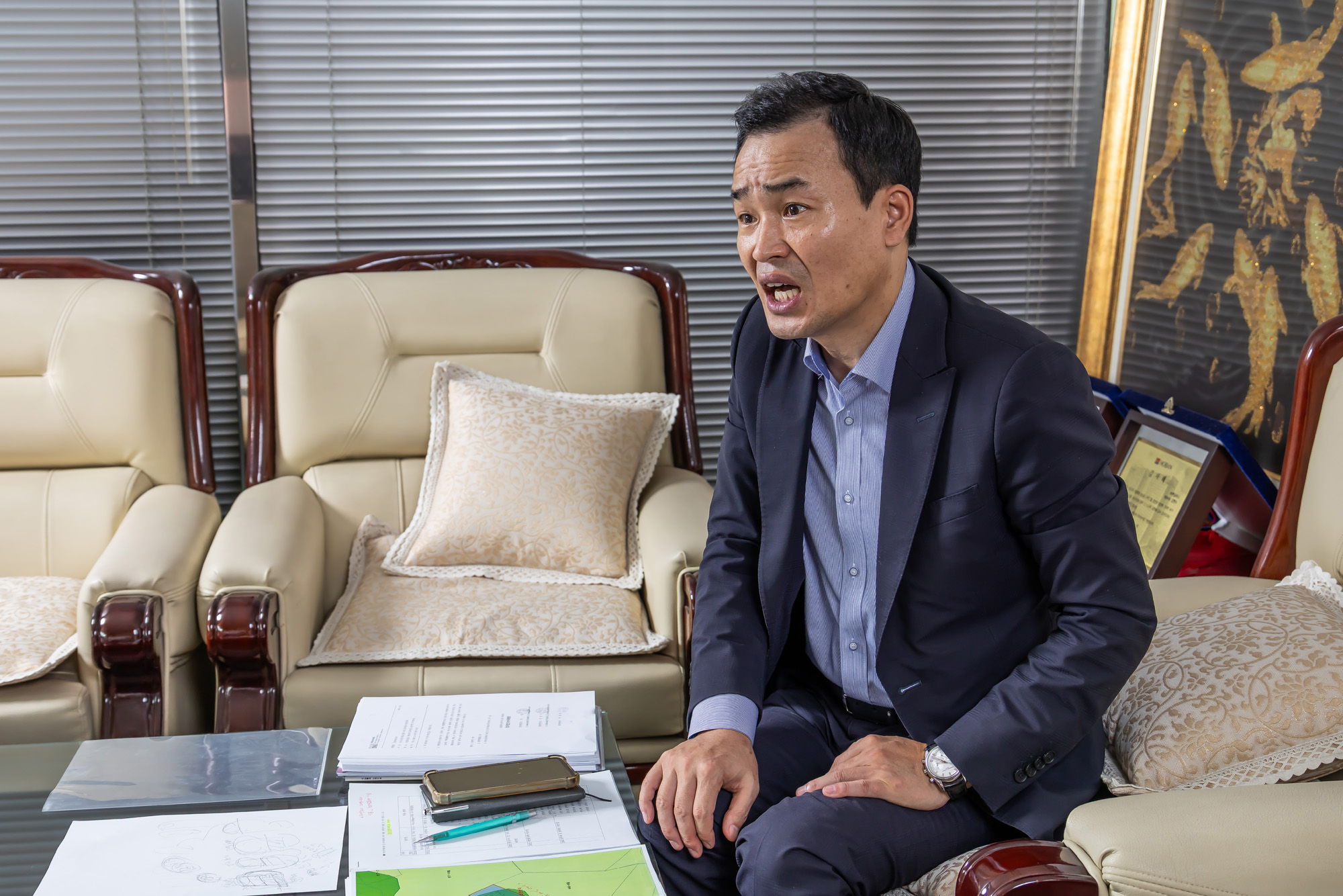 경제;기업;하청;협력업체;LX하우시스;유리제조업;현글라스;건축자재;lg하우시스협력사;창호생산업체;김현수대표