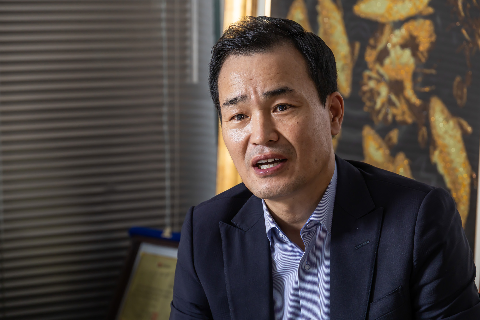 경제;기업;하청;협력업체;LX하우시스;유리제조업;현글라스;건축자재;lg하우시스협력사;창호생산업체;김현수대표