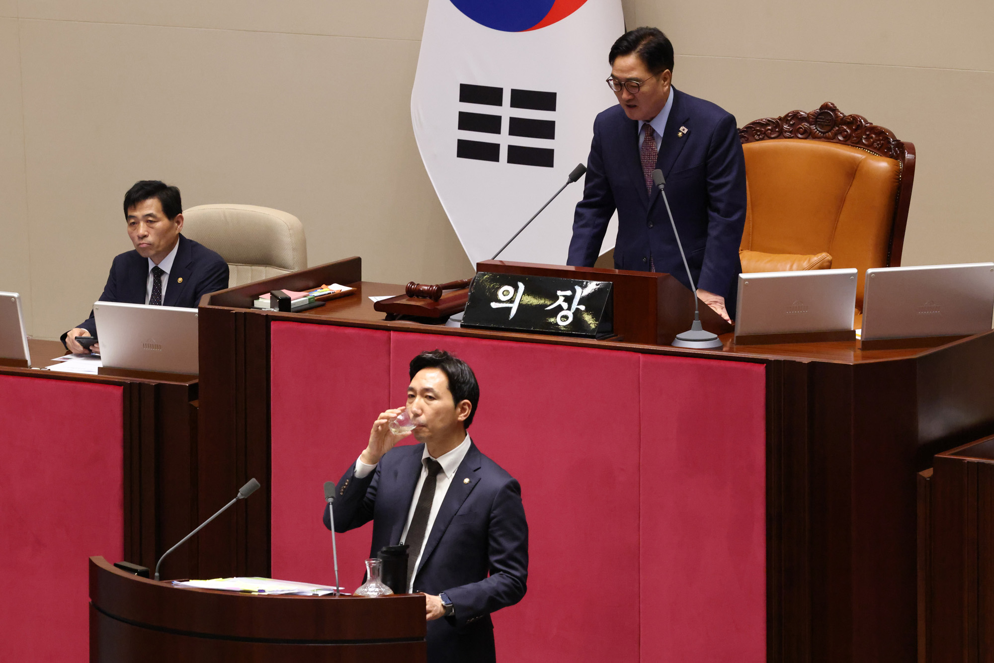 정치;국회;본회의;한국교육방송공사법개정안;방송3법;방송법필리버스터;무제한토론;이정헌
