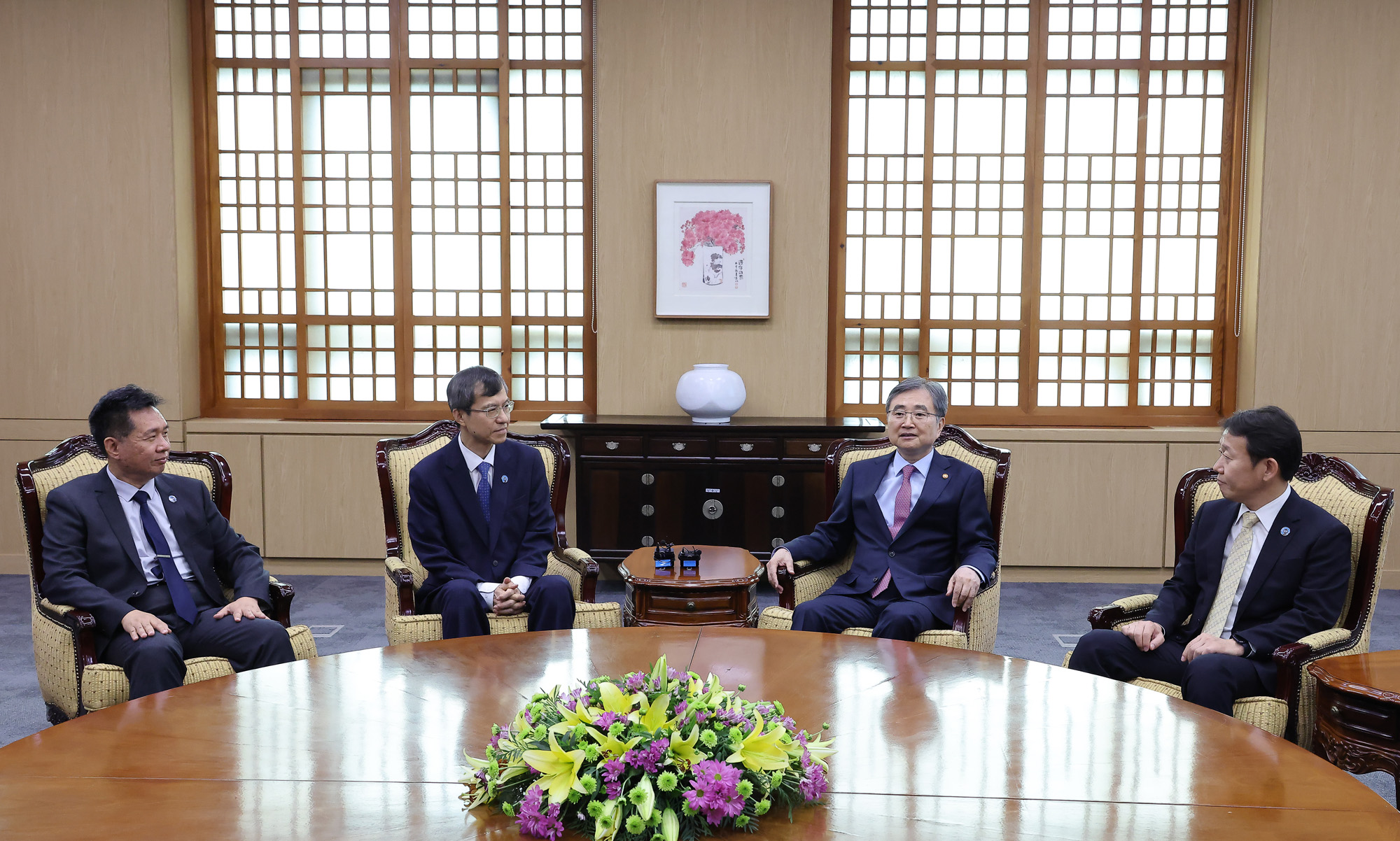 조현;외교부 장관;한일중;협력사무국;TCS;사무총장