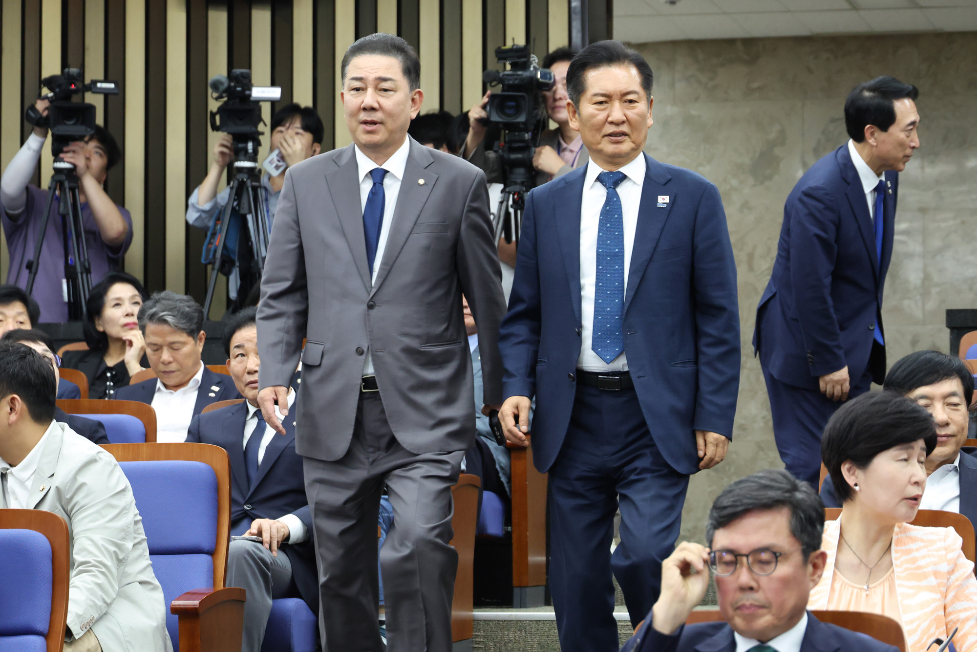 정치;국회;더불어민주당 의원총회;정청래;김병기