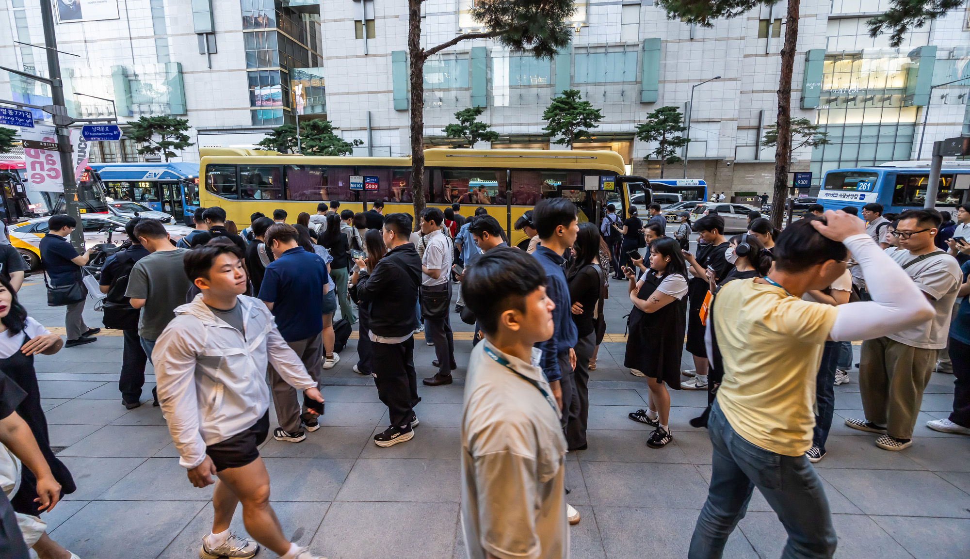 사회;세태;지방소멸;퇴근길인파;광역버스정류장;광역버스정류소;경기도출퇴근인파