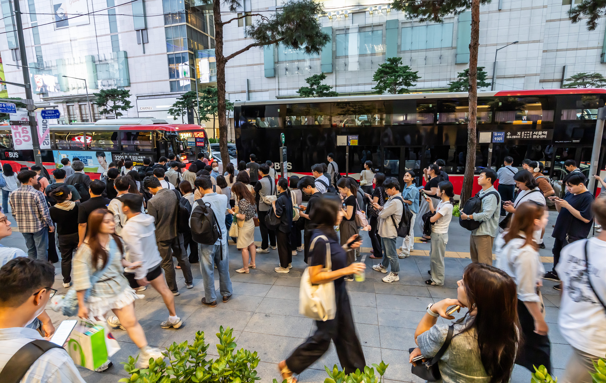 사회;세태;지방소멸;퇴근길인파;광역버스정류장;광역버스정류소;경기도출퇴근인파