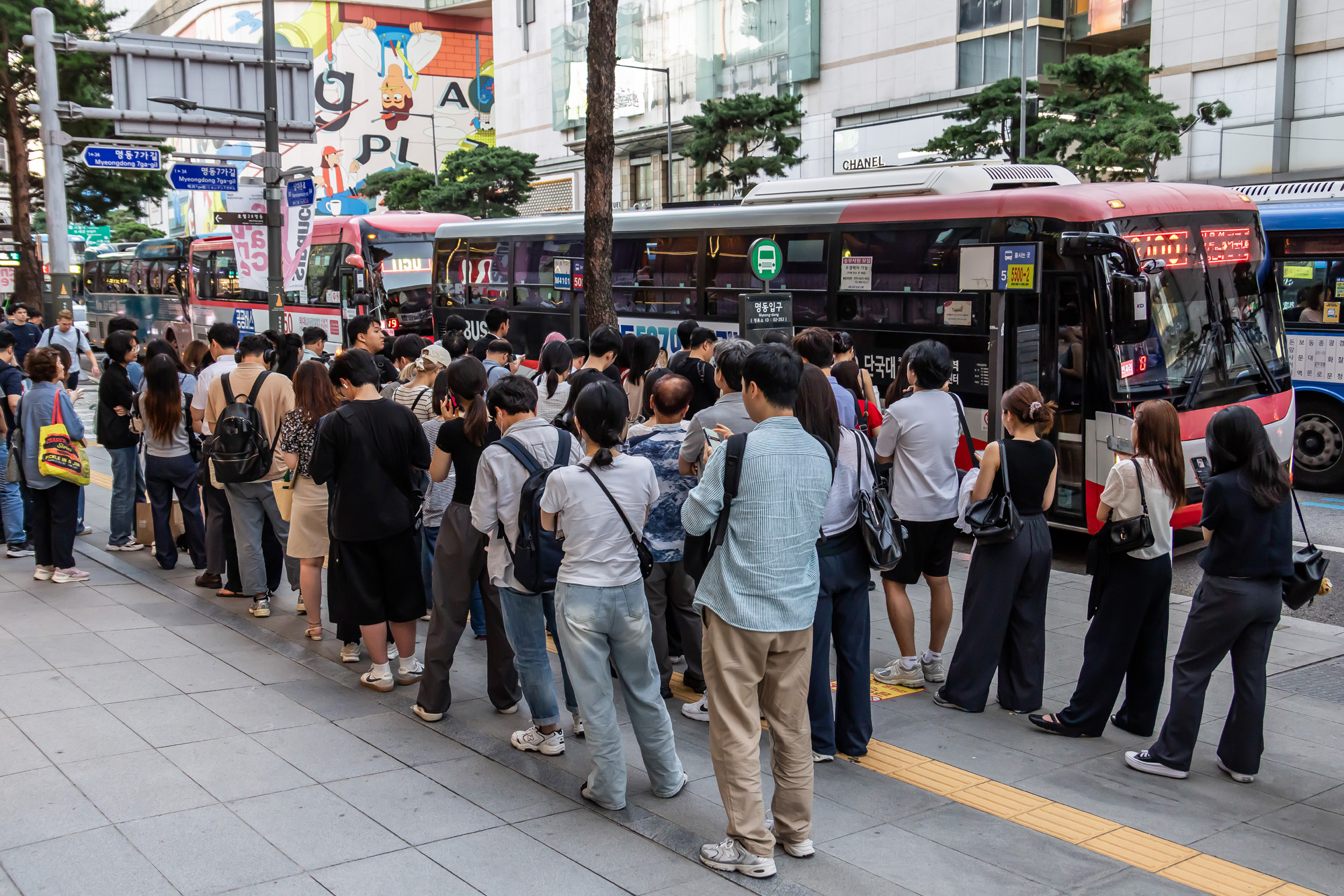 사회;세태;지방소멸;퇴근길인파;광역버스정류장;광역버스정류소;경기도출퇴근인파