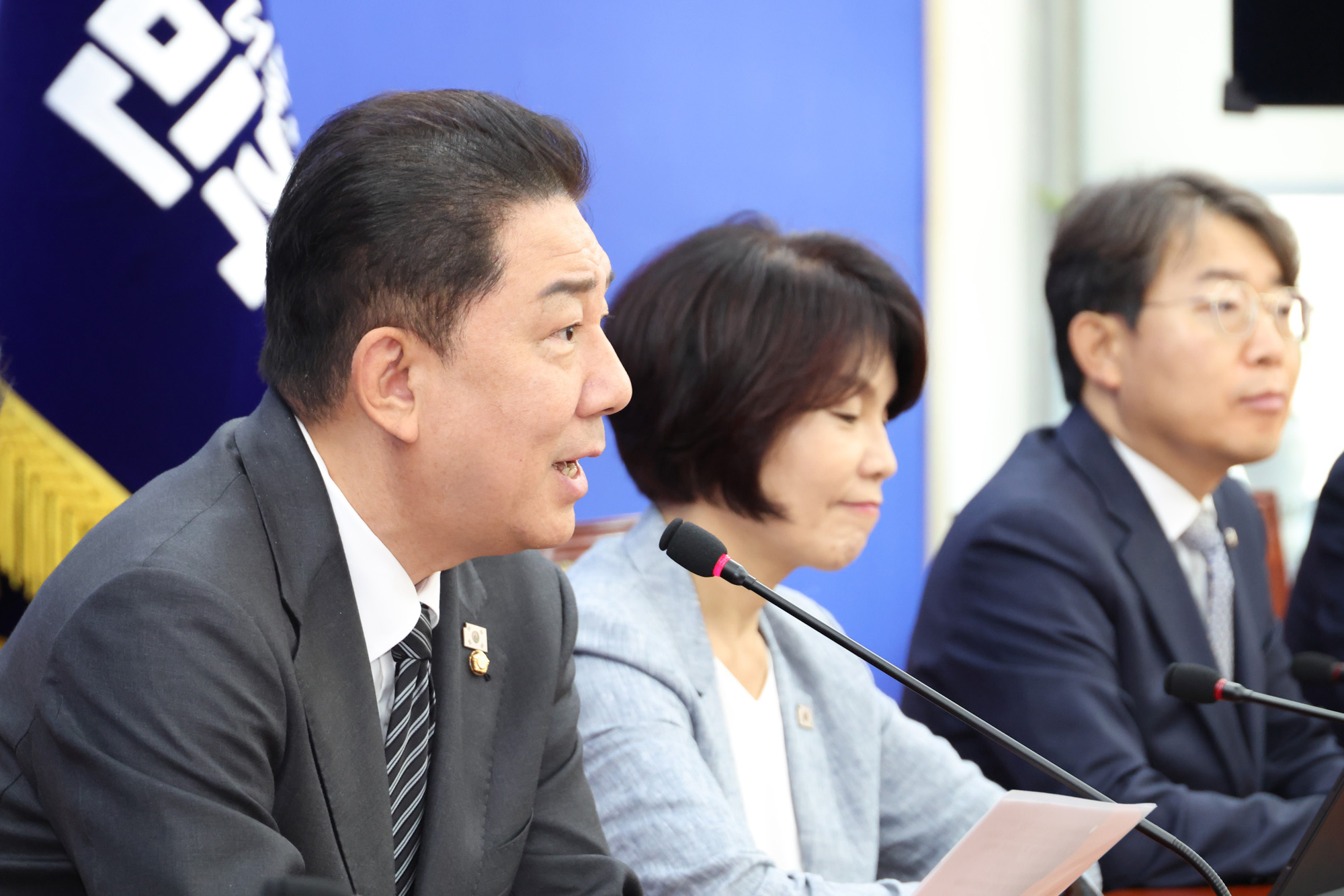 정치;국회;더불어민주당 정책조정회의;김병기 원내대표