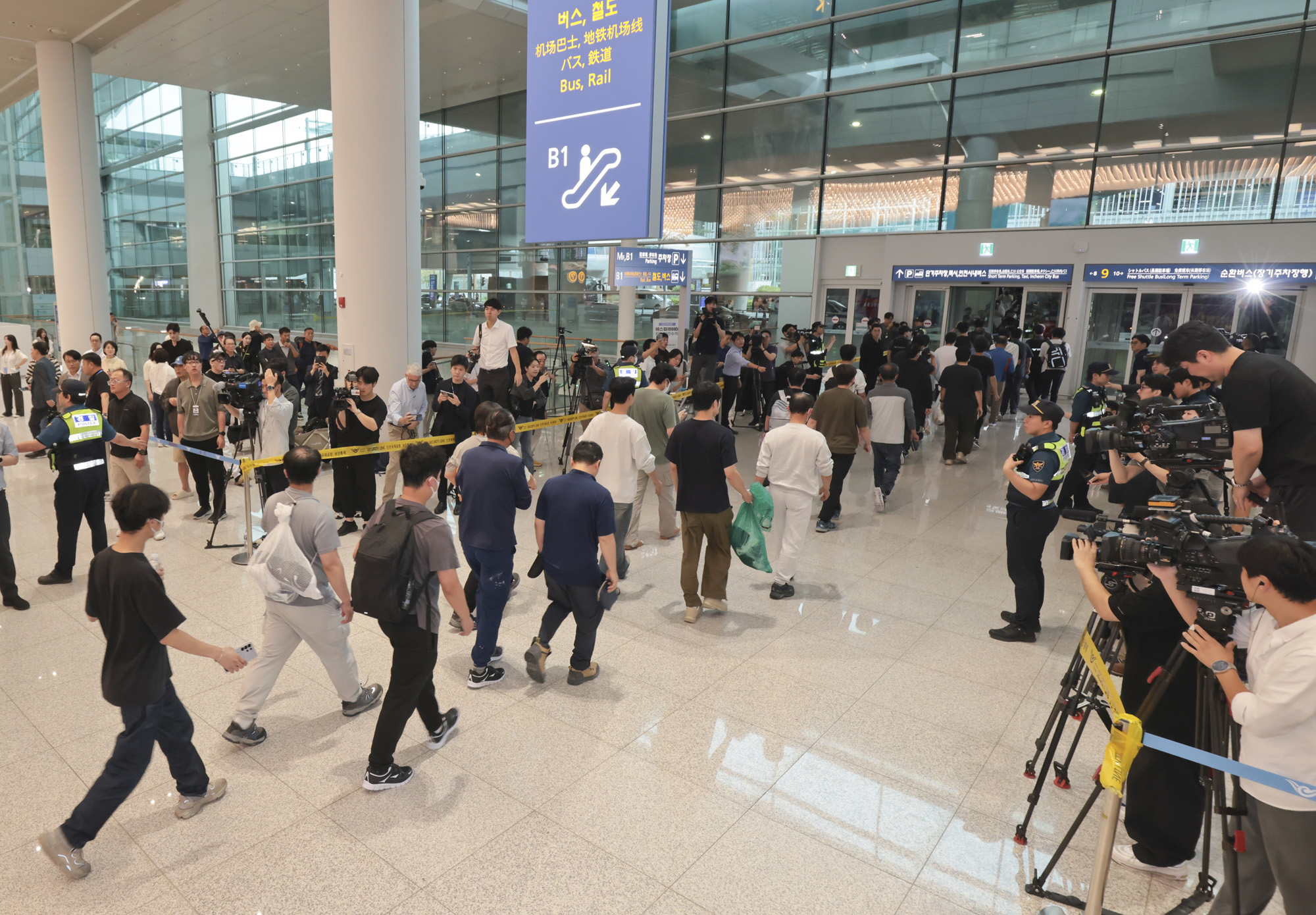 미국;포크스턴;이민세관단속국;구금시설;석방;현대차;LG에너지솔루션;배터리공장;구금한국인석방;인천공항;아틀란타