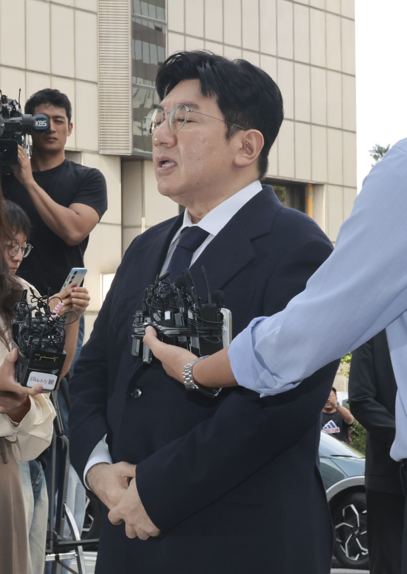 방시혁;방시혁하이브;방시혁재판;방시혁경찰;방시혁피의자;방시혁마포경찰청