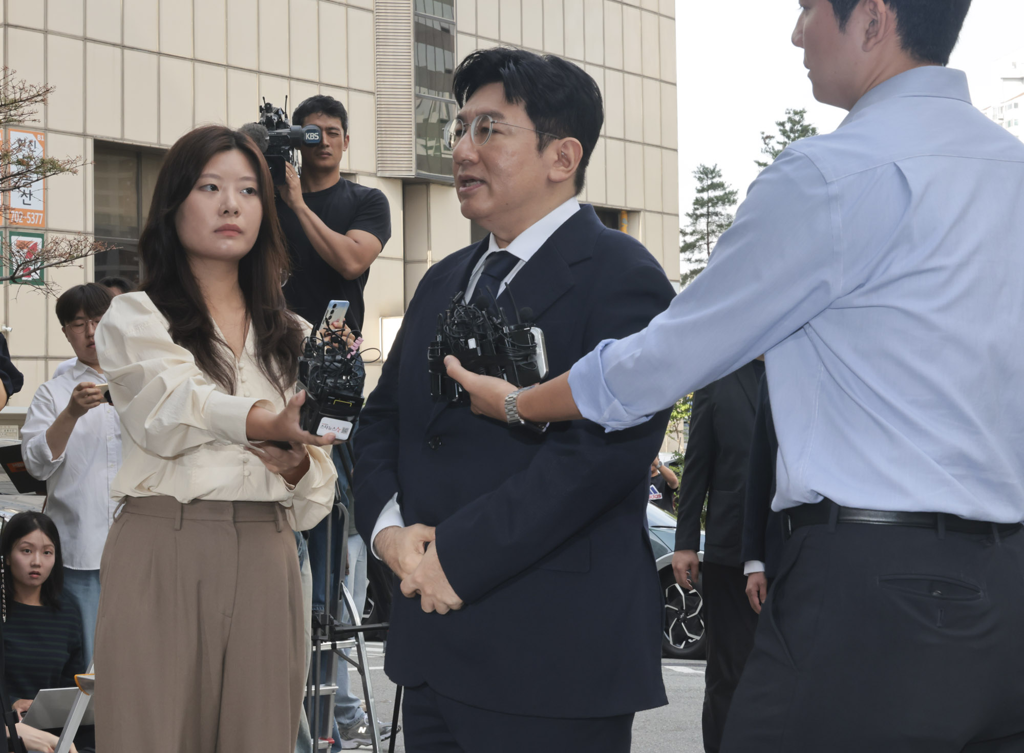 방시혁;방시혁하이브;방시혁재판;방시혁경찰;방시혁피의자;방시혁마포경찰청