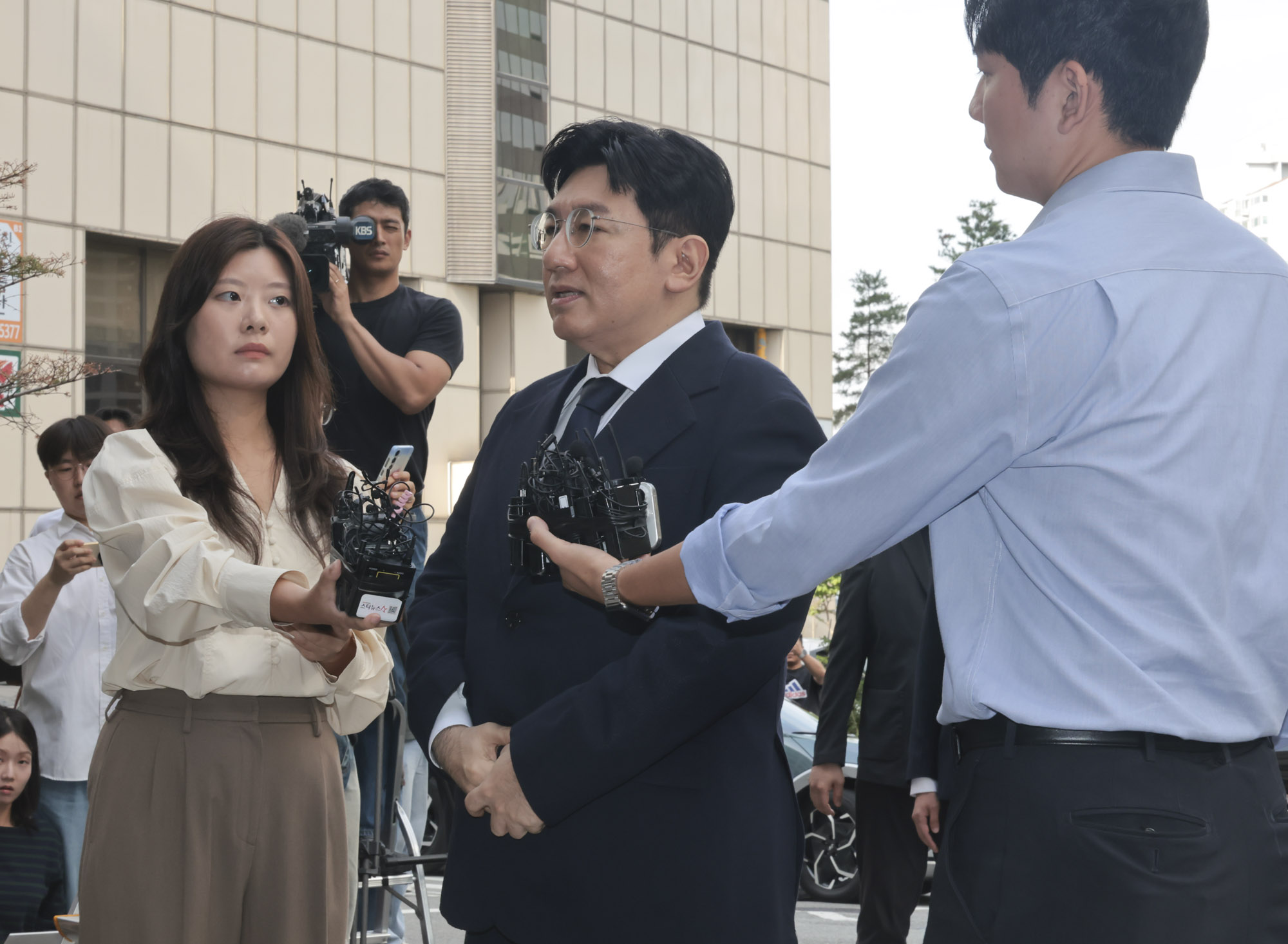 방시혁;방시혁하이브;방시혁재판;방시혁경찰;방시혁피의자;방시혁마포경찰청