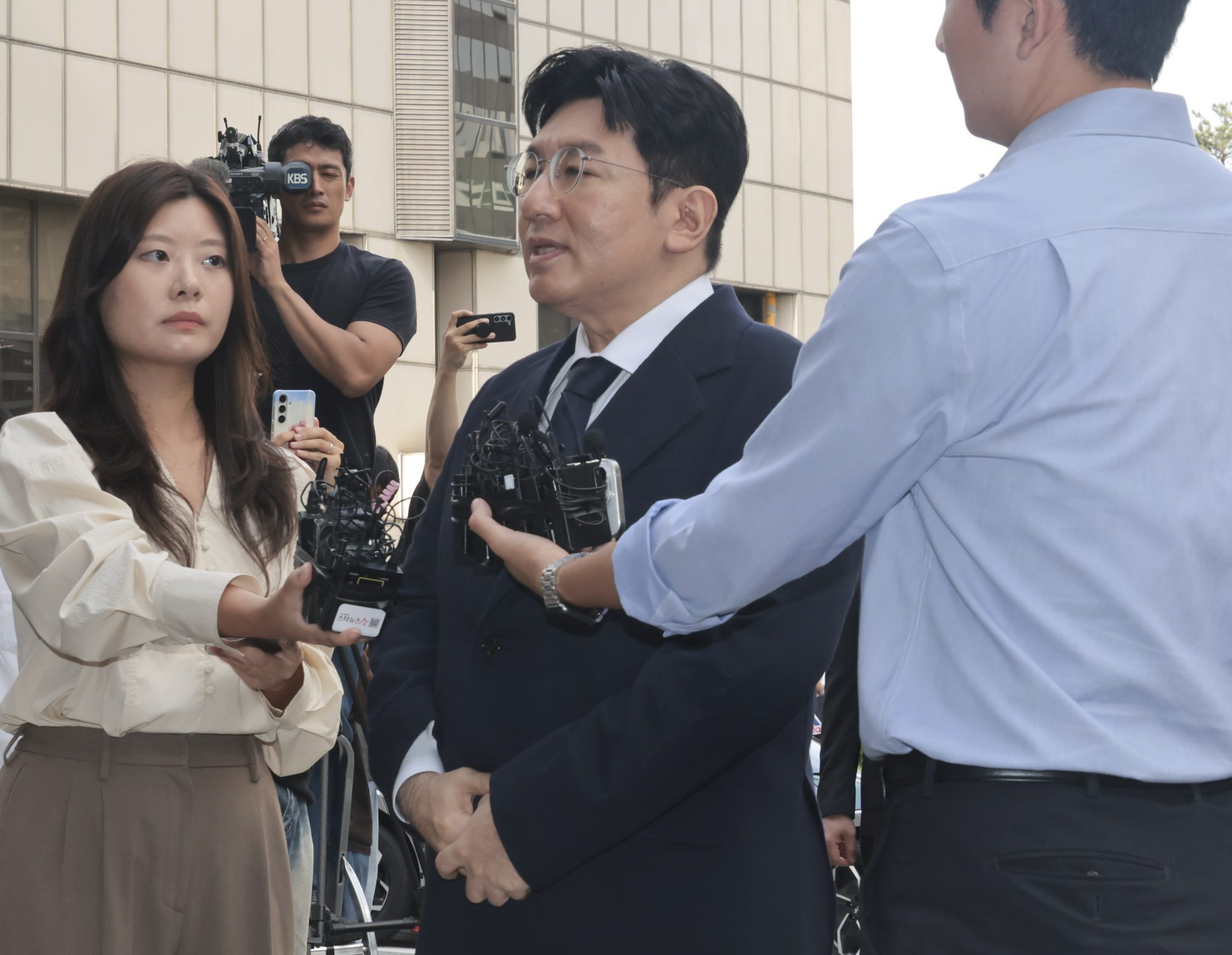 방시혁;방시혁하이브;방시혁재판;방시혁경찰;방시혁피의자;방시혁마포경찰청