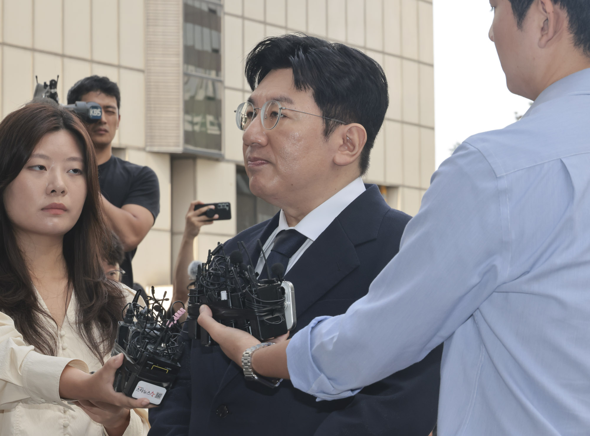 방시혁;방시혁하이브;방시혁재판;방시혁경찰;방시혁피의자;방시혁마포경찰청