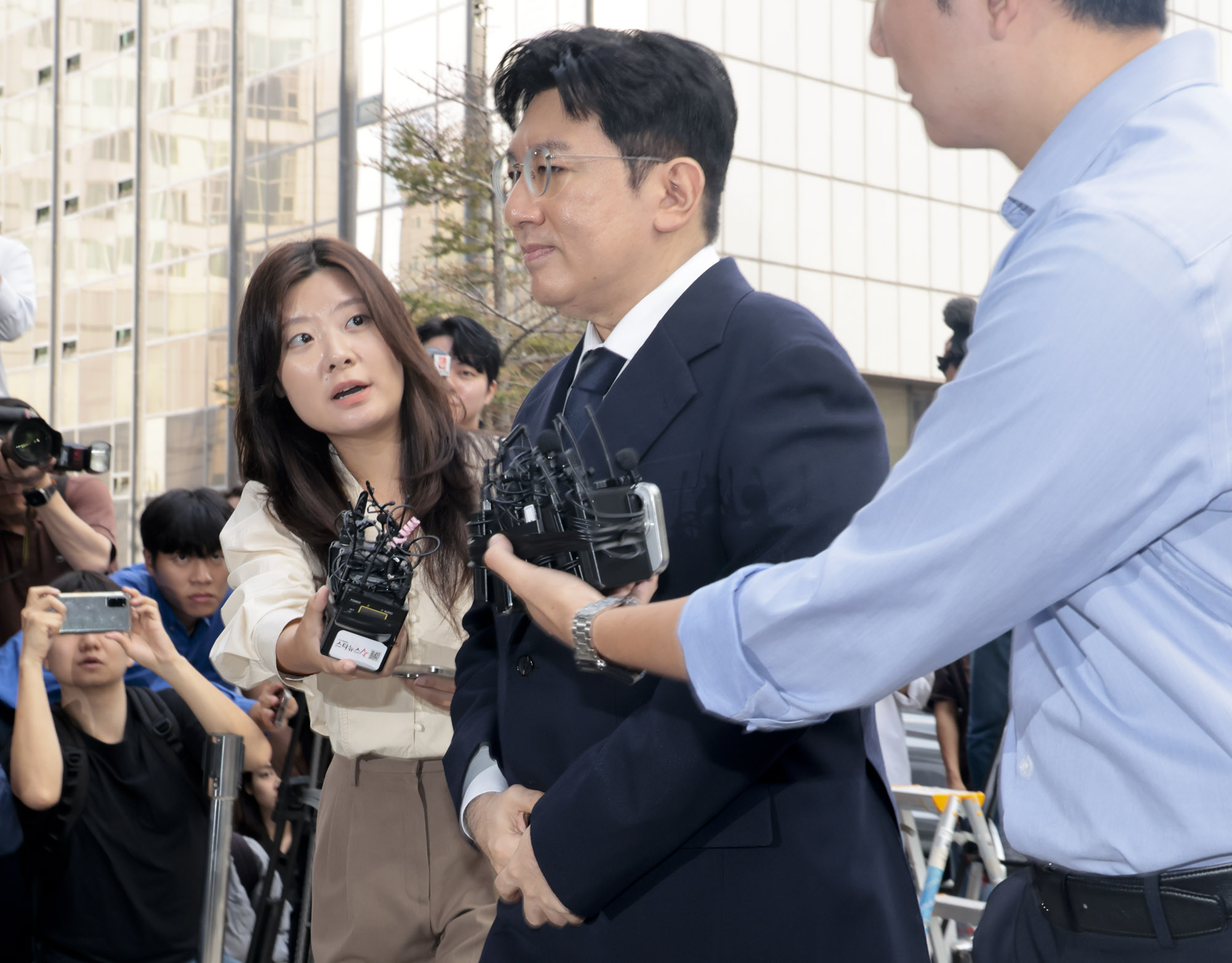 방시혁;방시혁하이브;방시혁재판;방시혁경찰;방시혁피의자;방시혁마포경찰청