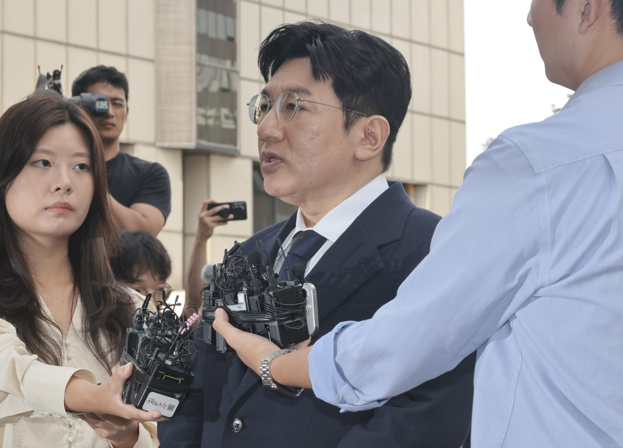 방시혁;방시혁하이브;방시혁재판;방시혁경찰;방시혁피의자;방시혁마포경찰청